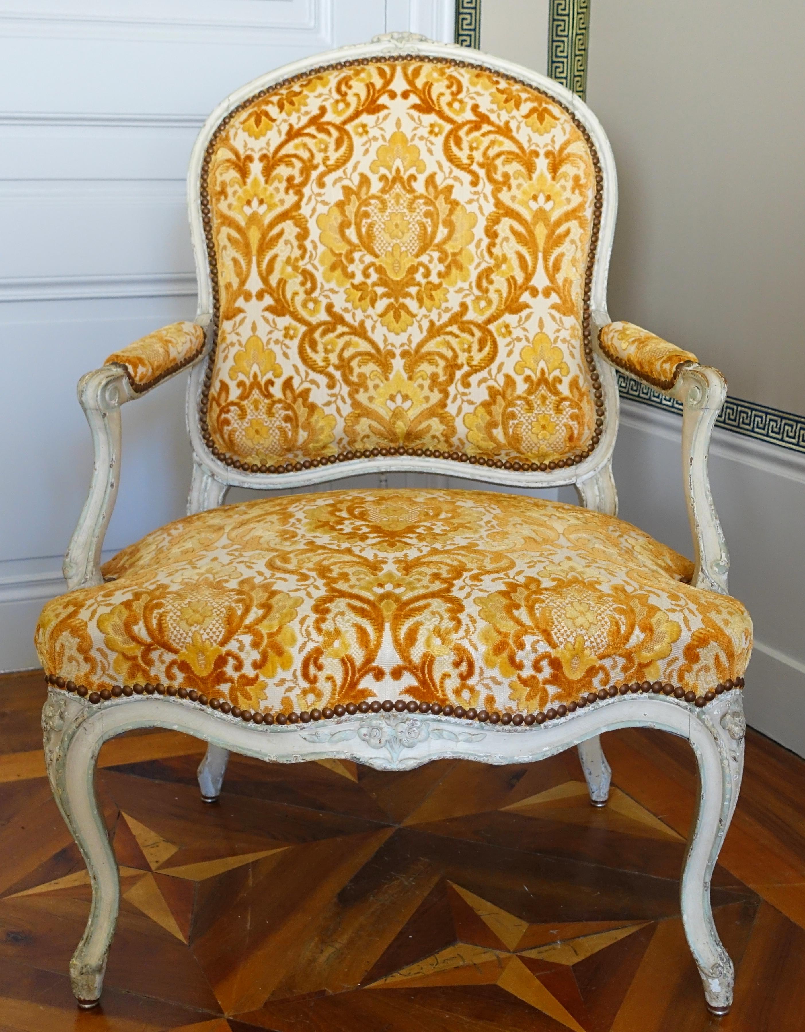 Sillón de época Luis XV, siglo XVIII hacia 1760 en Bueno estado para la venta en GRENOBLE, FR