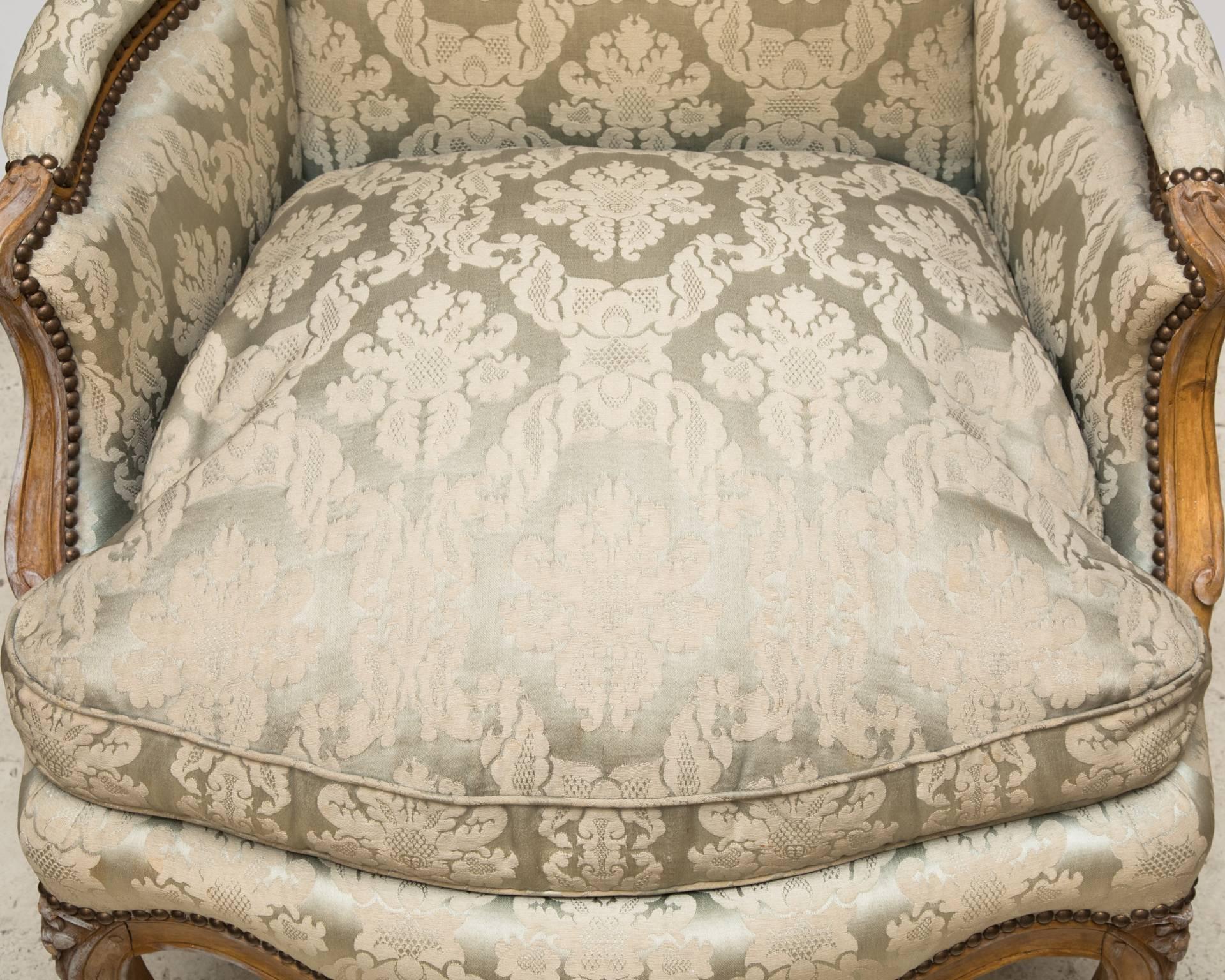 Louis XV Period Beech Bergere or Armchair Upholstered in Pale Silk Damask For Sale 1