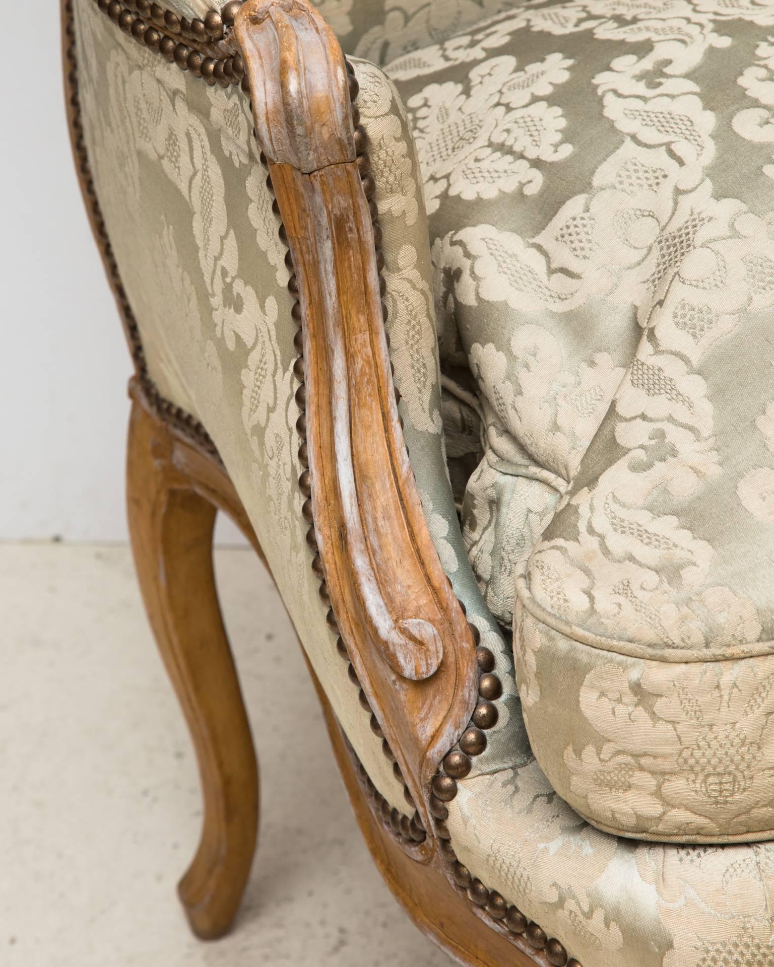 Louis XV Period Beech Bergere or Armchair Upholstered in Pale Silk Damask For Sale 3