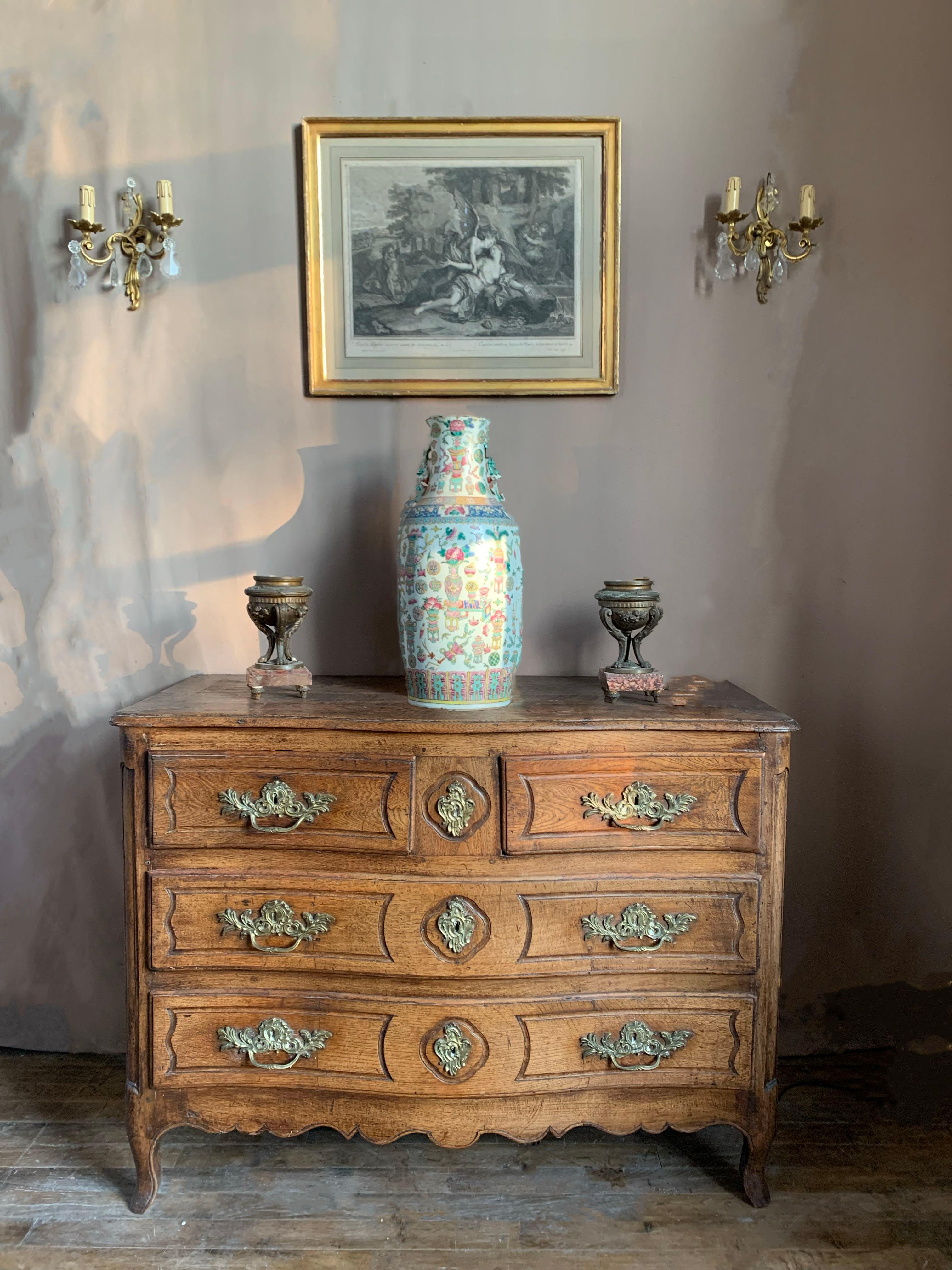French Louis XV Period Chest of Drawers - 18th Century - France For Sale 8