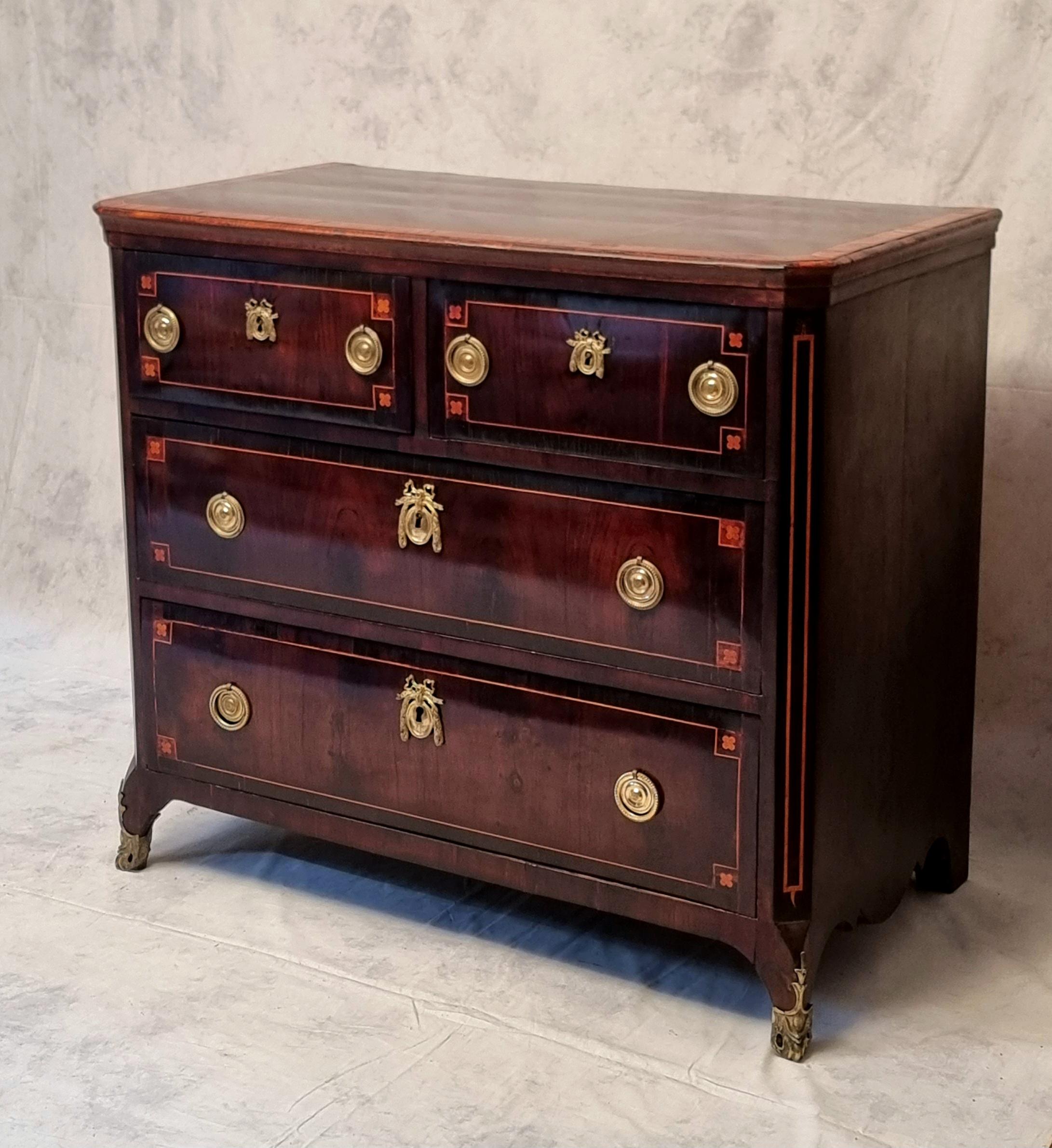 French Louis XV Period Chest Of Drawers - Amaranth & Violet Wood - 18th For Sale