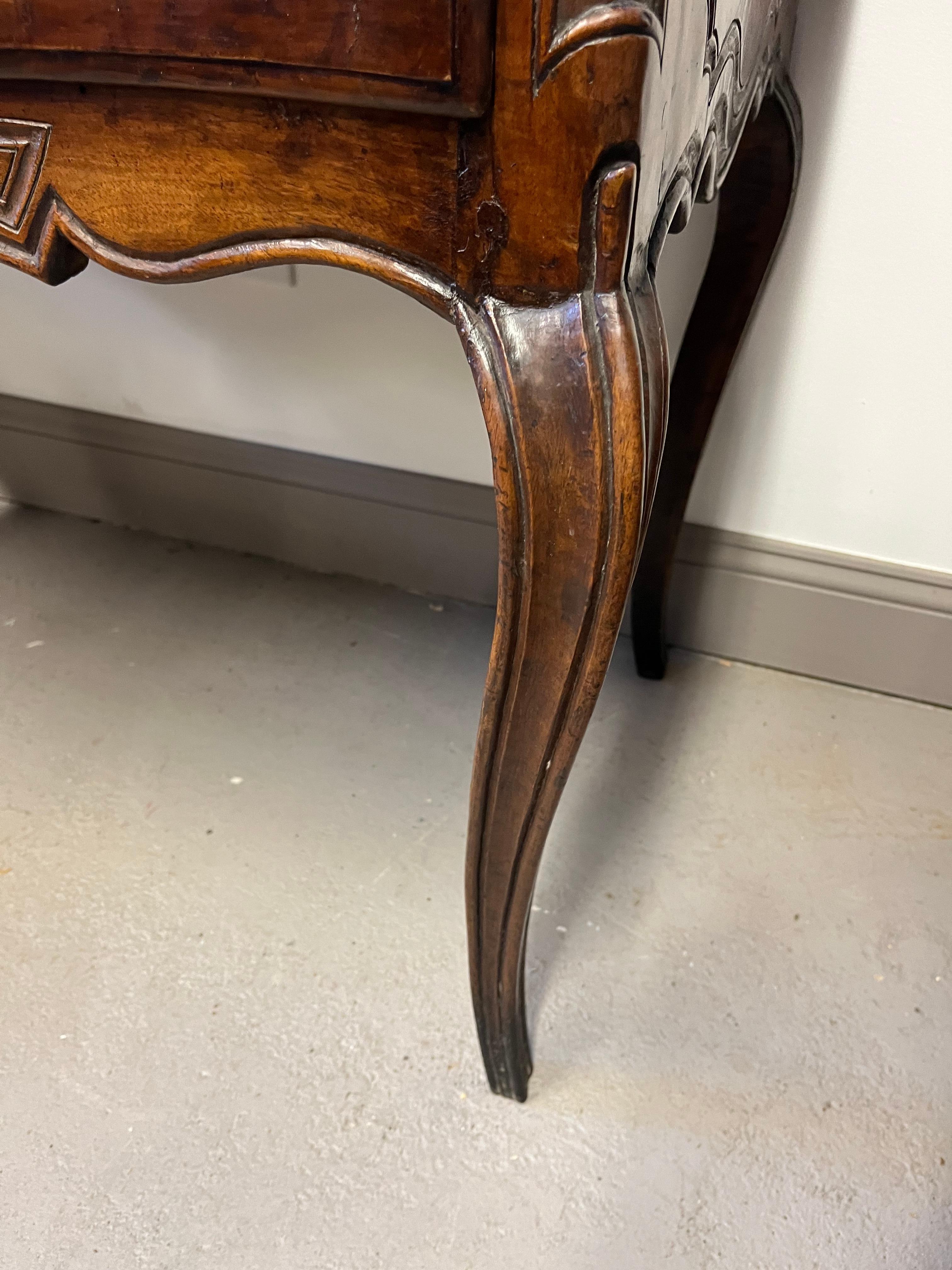 Louis XV Period Console Table in Walnut In Good Condition In Doylestown, PA