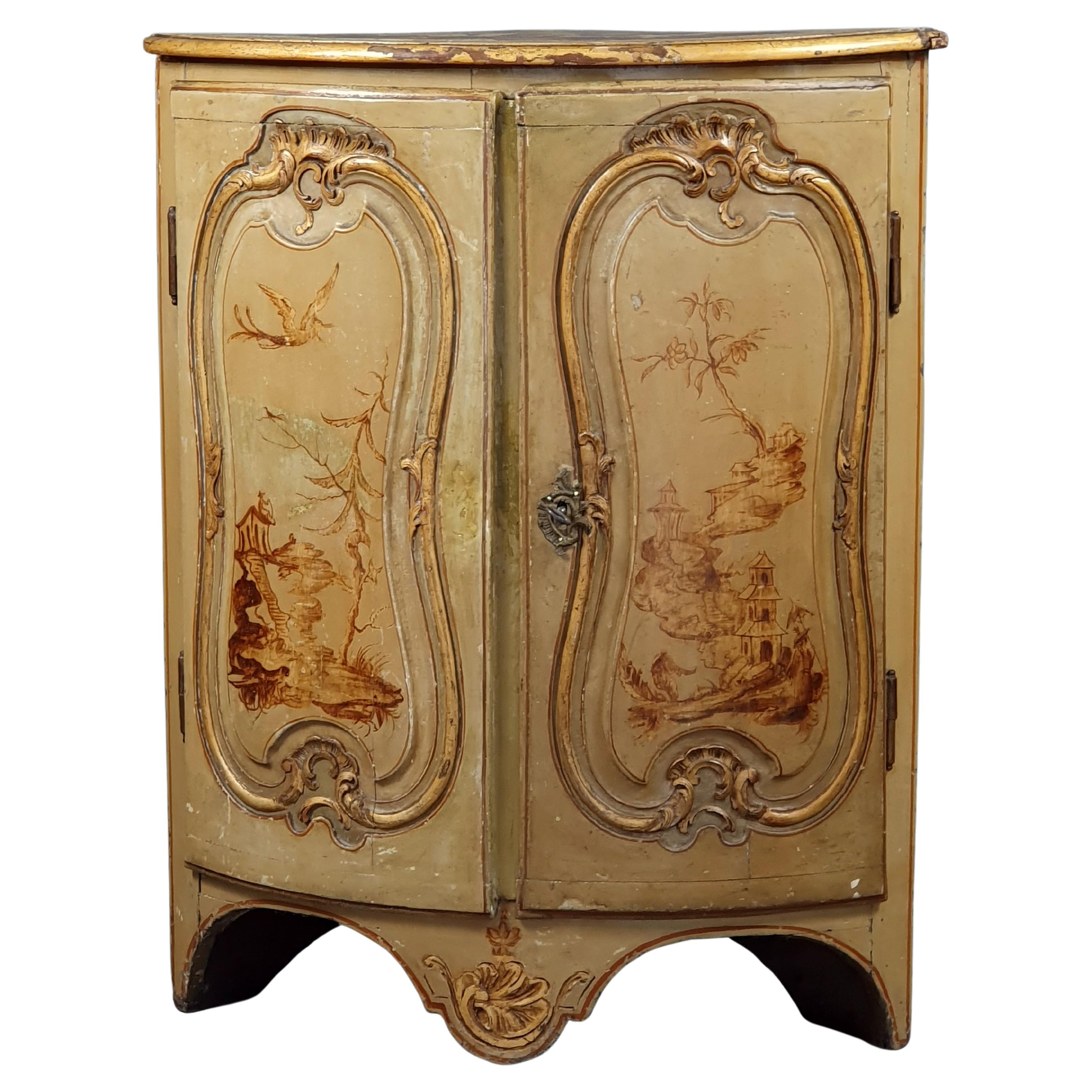 Louis XV Period Corner Cupboard In Chinese Lacquer For Sale