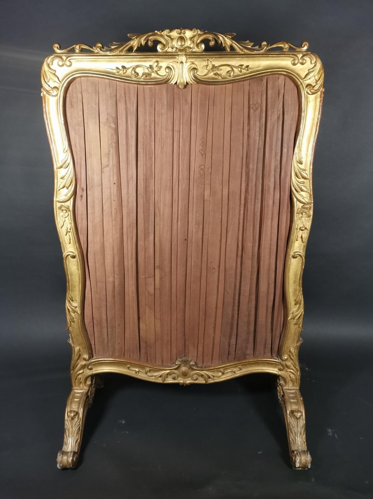 Baroque Louis XV Period Fireplace Screen in Dore Wood and Tapestry 18th Century For Sale