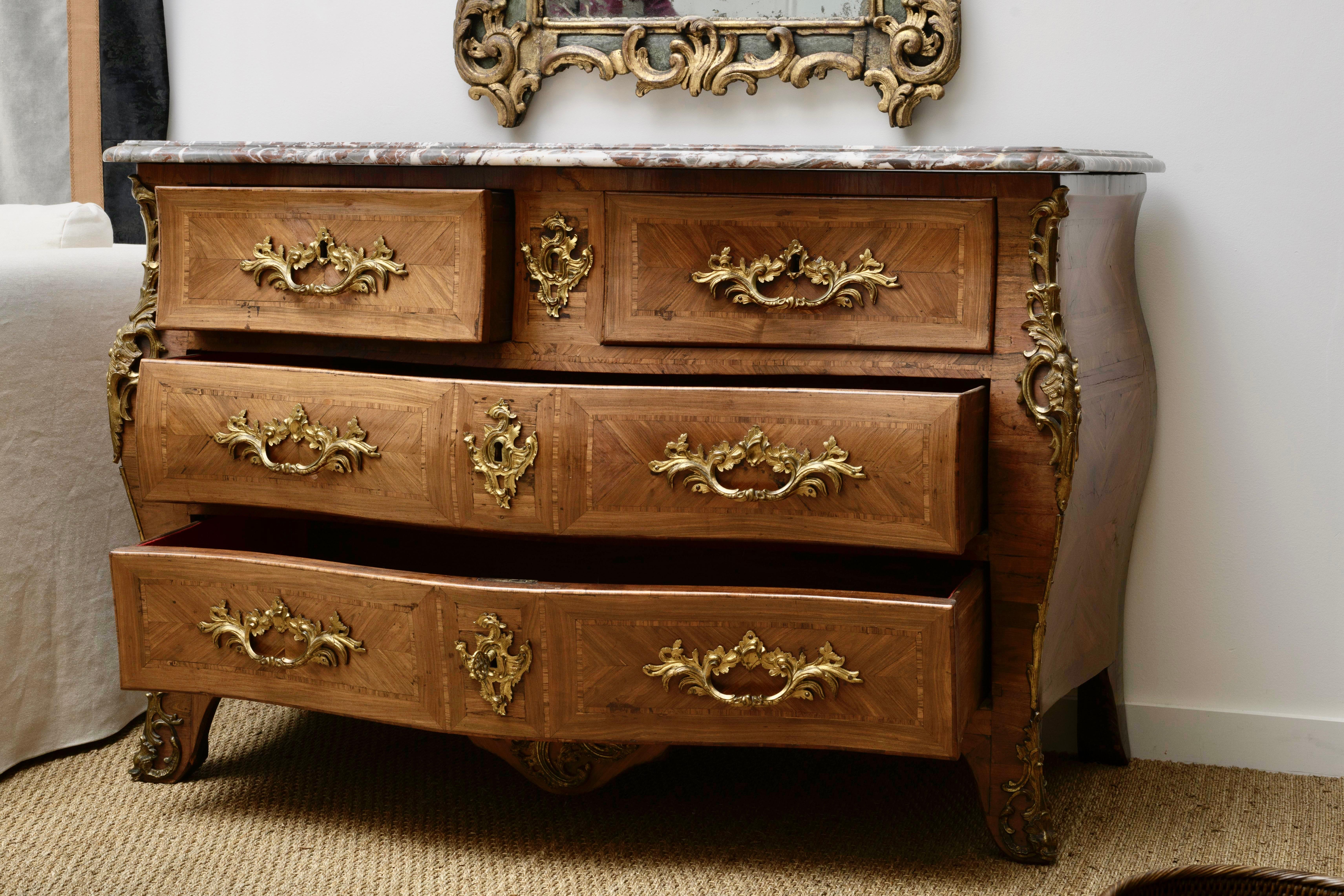 Louis XV period Kingwood Commode  In Good Condition For Sale In Santa Barbara, CA