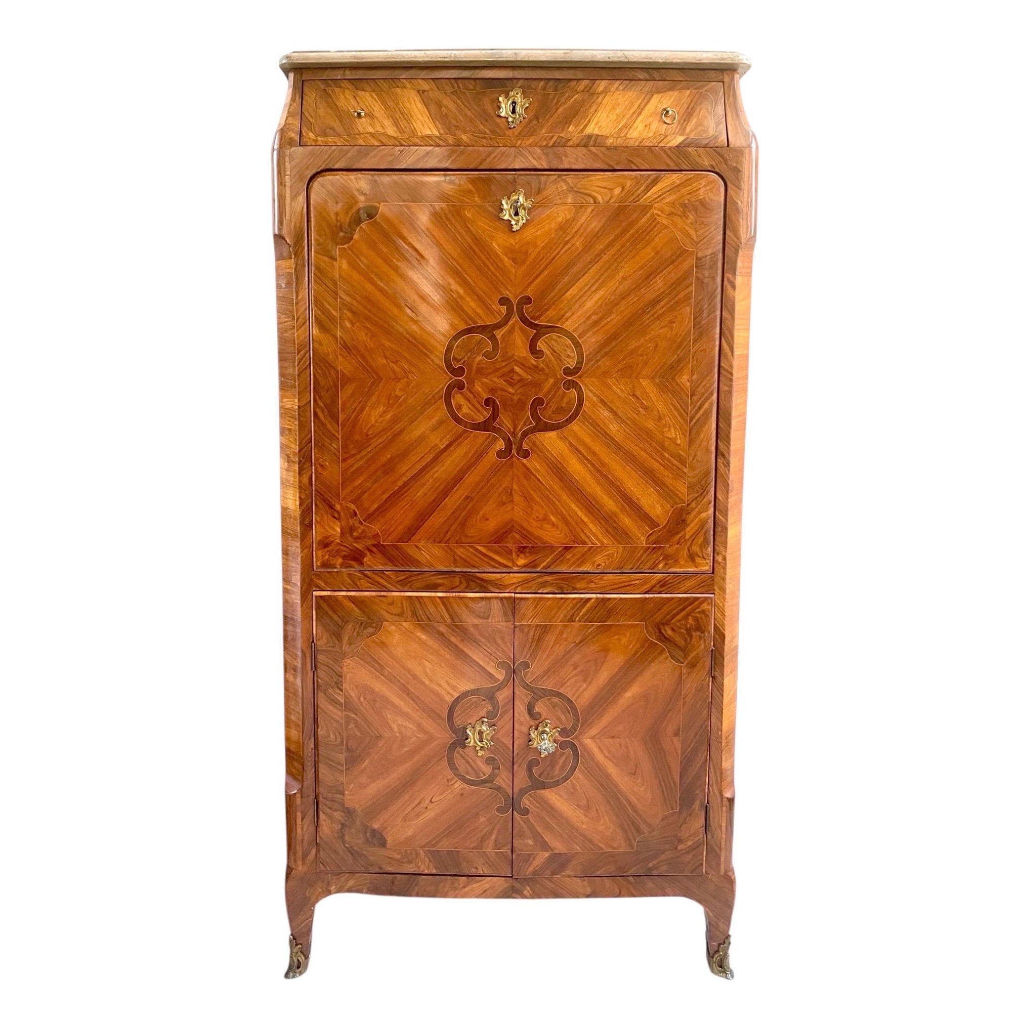 Secrétaire en marqueterie d'époque Louis XV, milieu du XVIIIe siècle