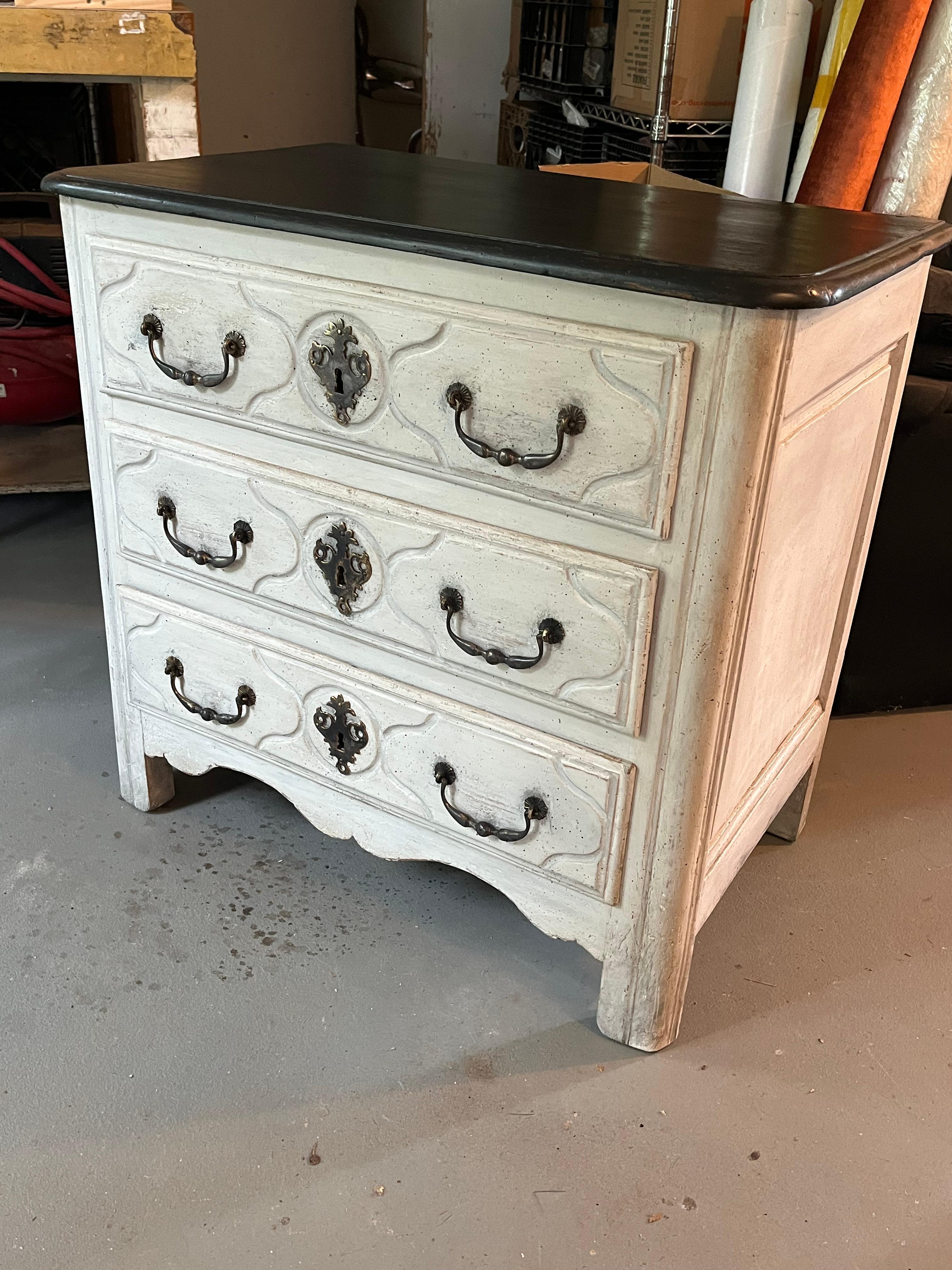 Petite Commode dipinta di epoca Luigi XV in vendita 8