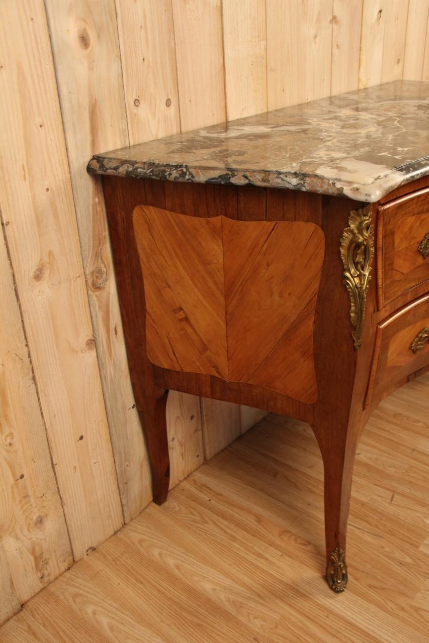 Louis XV Period Sauteuse Commode In Fair Condition For Sale In charmes, FR