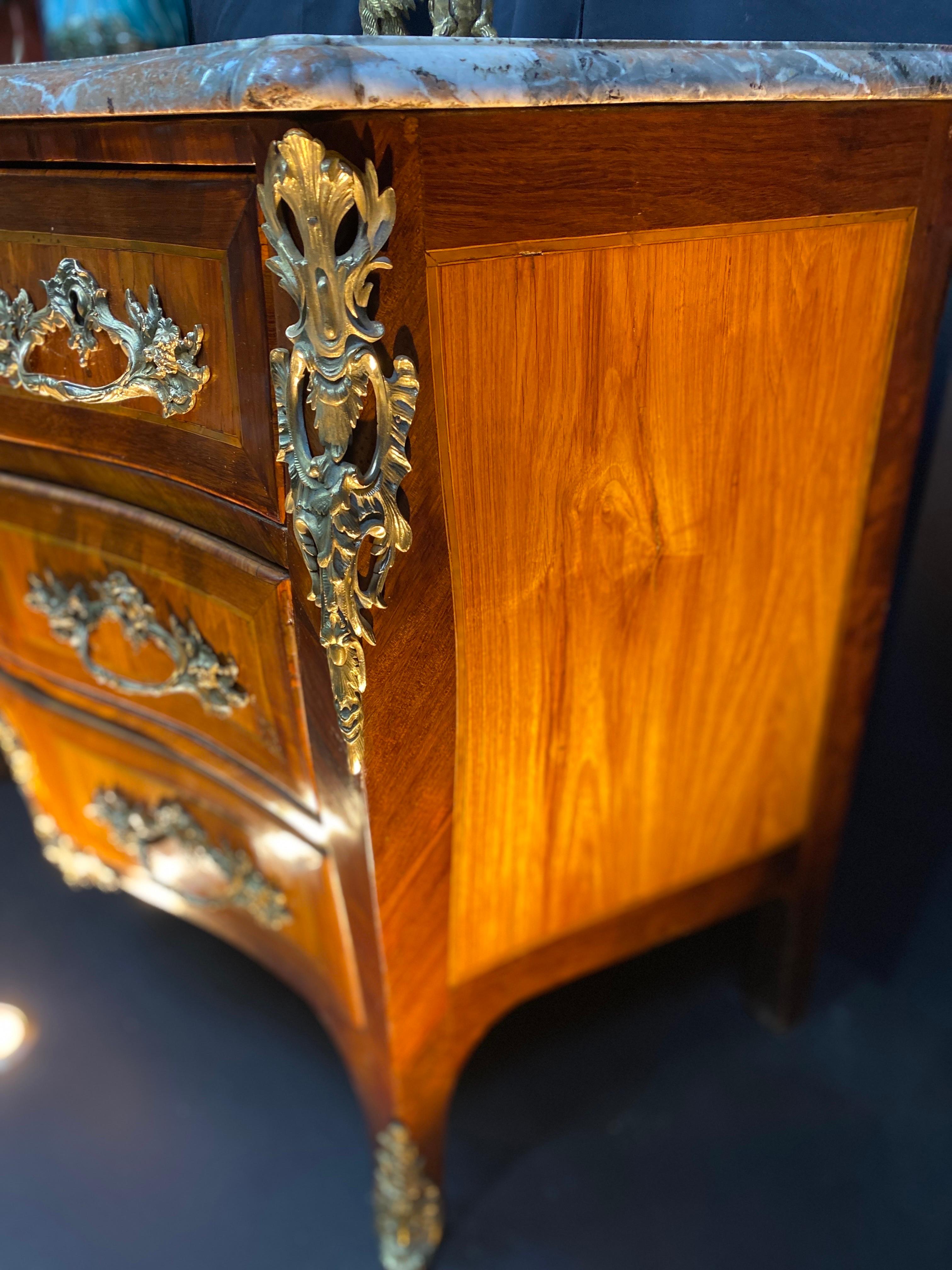 French Louis XV period tomb chest of drawers stamped (small Parisian chest of drawers) For Sale