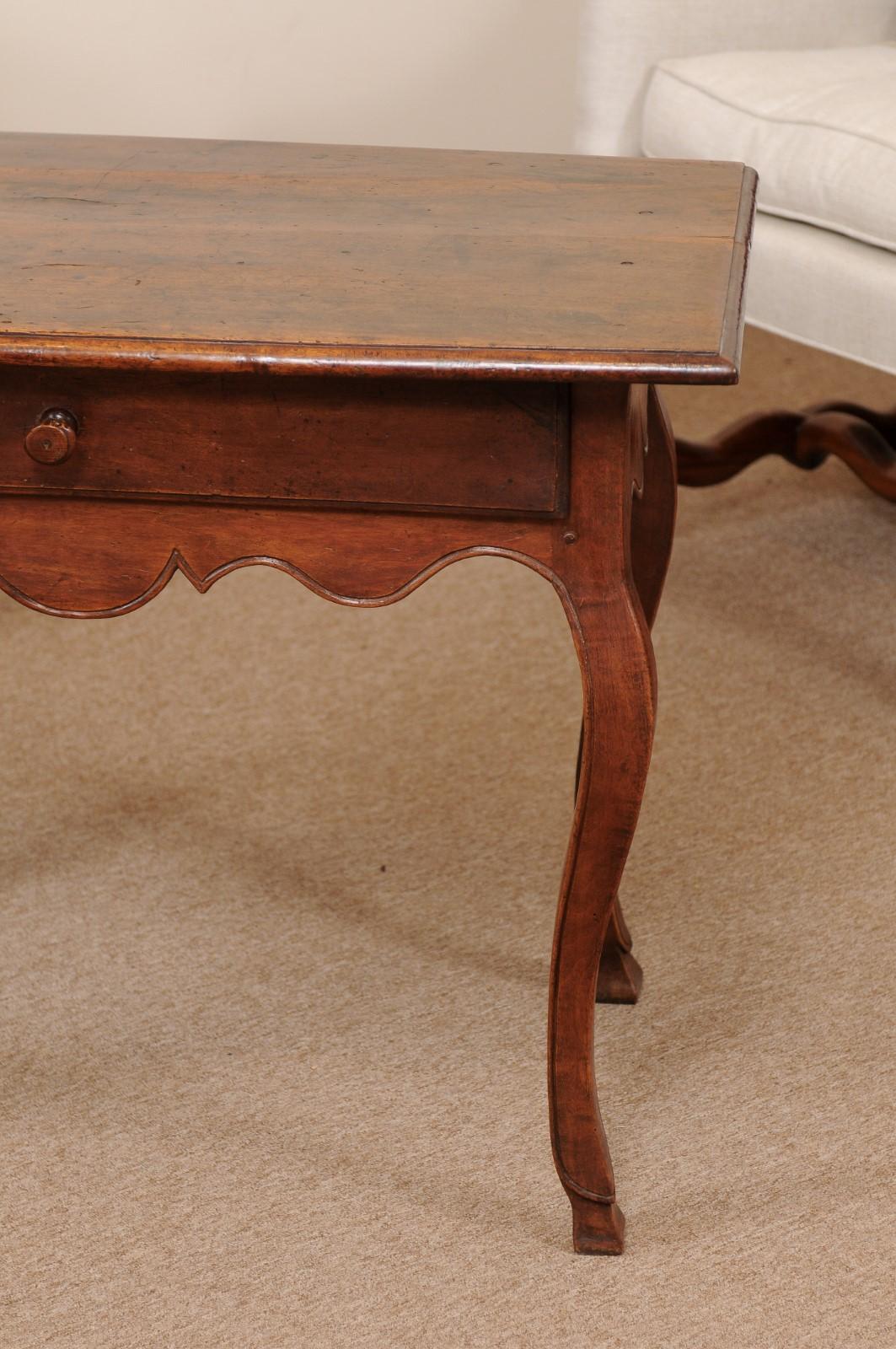  Louis XV Period Walnut Side Table with Drawer, France ca. 1740 For Sale 10
