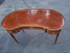 Louis XV Petite Mahogany and Kingwood Marquetry Kidney Writing Table, Paris 1870