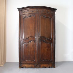 Louis XV Provençal wardrobe in walnut wood - France - 18th century