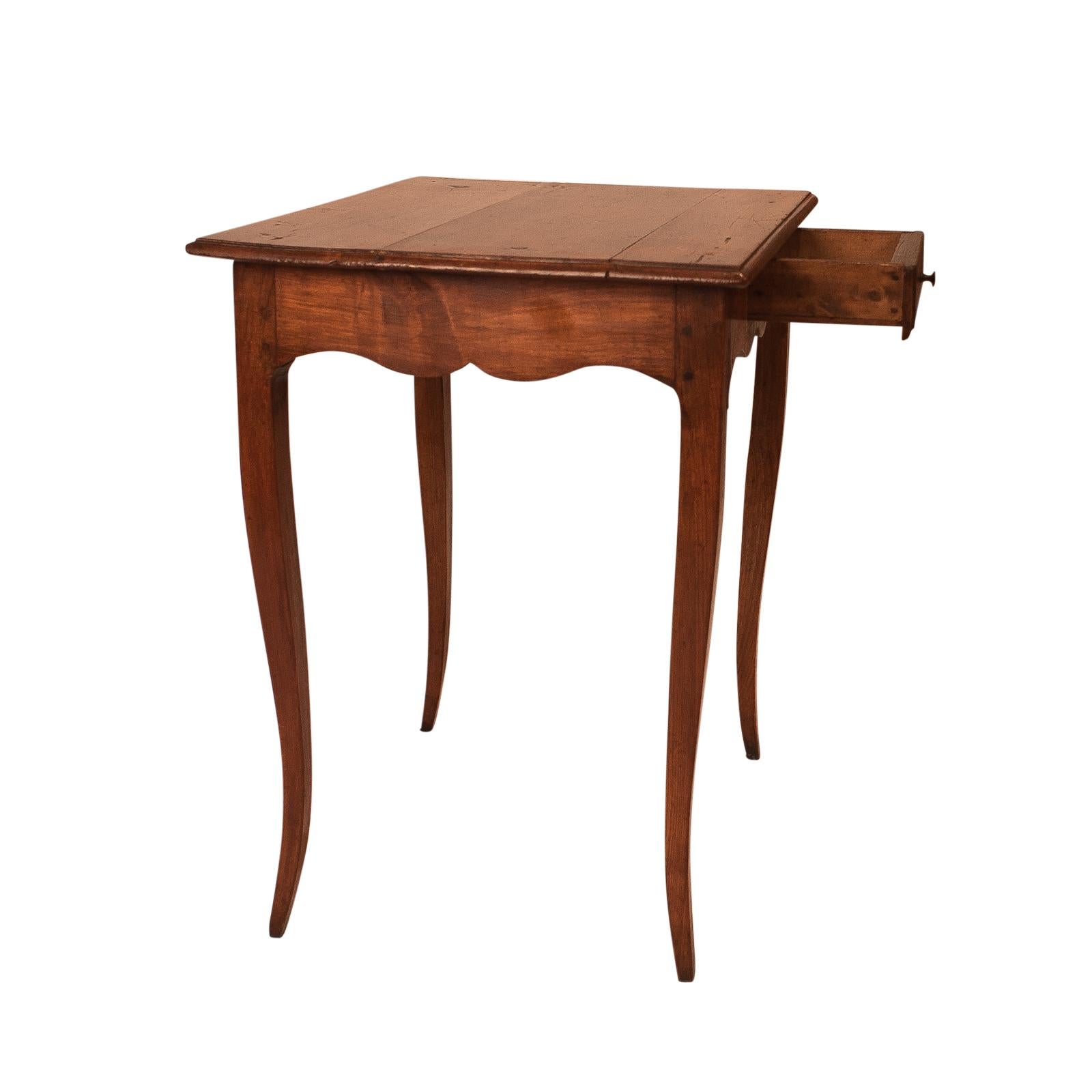 Louis XV Provincial Fruit Wood Side Table, France, circa 1780 In Good Condition In San Francisco, CA