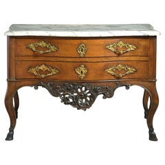Louis XV Provinzial Kommode aus Nussbaum mit Ormolu-Montierung