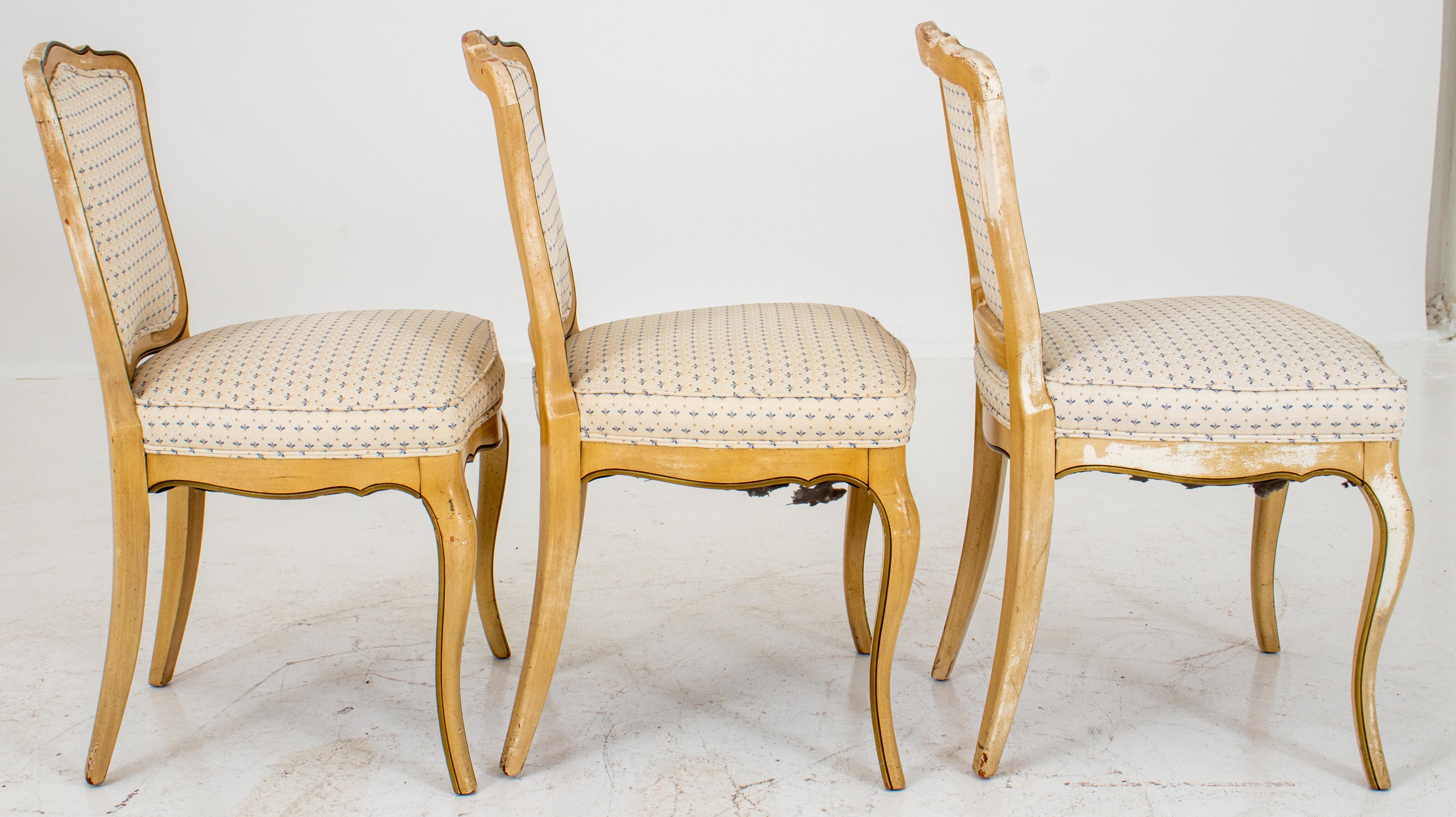 Louis XV Provincial Style Painted Chairs In Good Condition For Sale In New York, NY