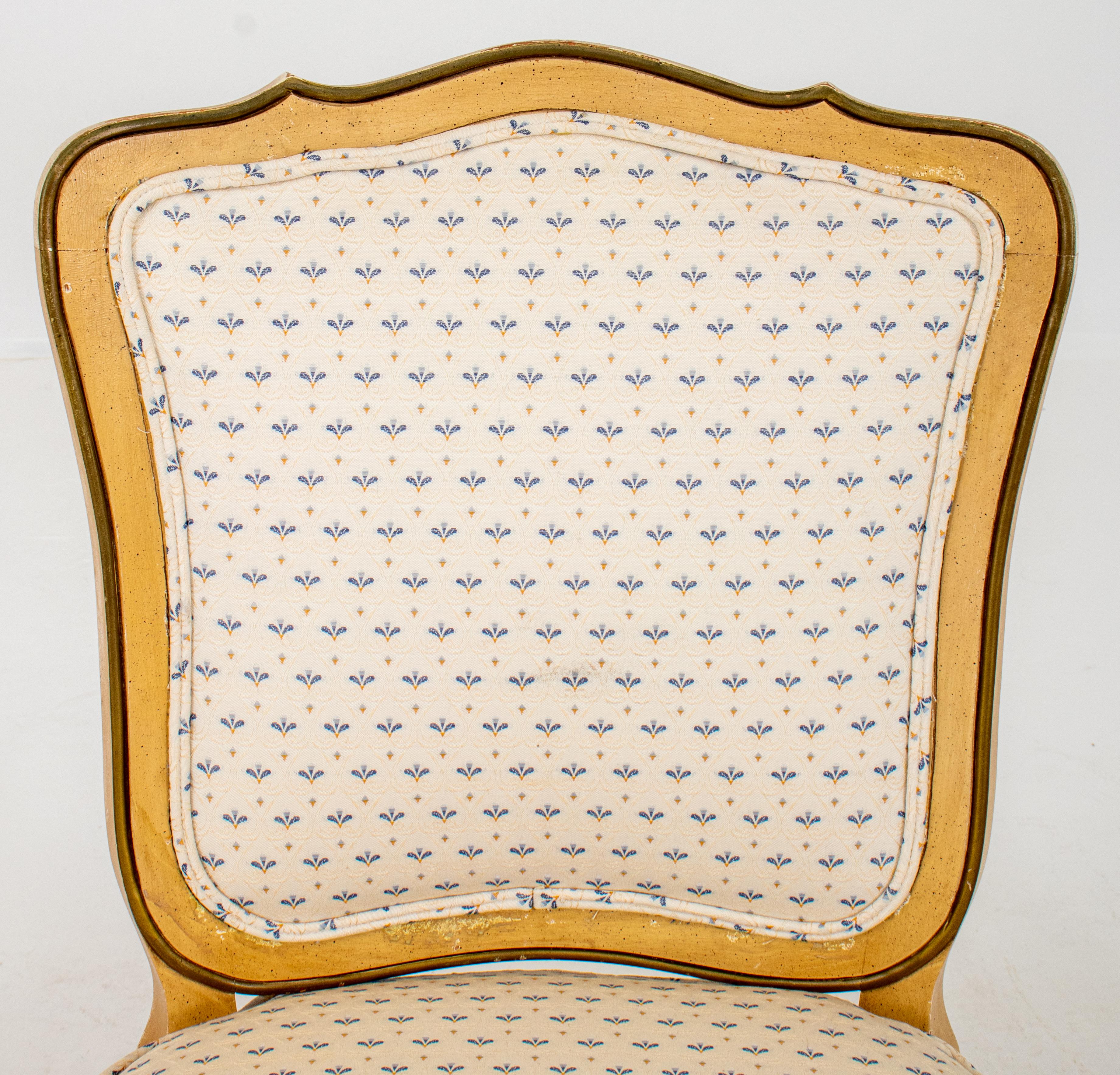 Bemalte Stühle im Stil Louis XV. im Provinzstil (20. Jahrhundert) im Angebot