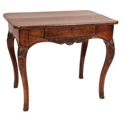 Table d'appoint Louis XV en noyer