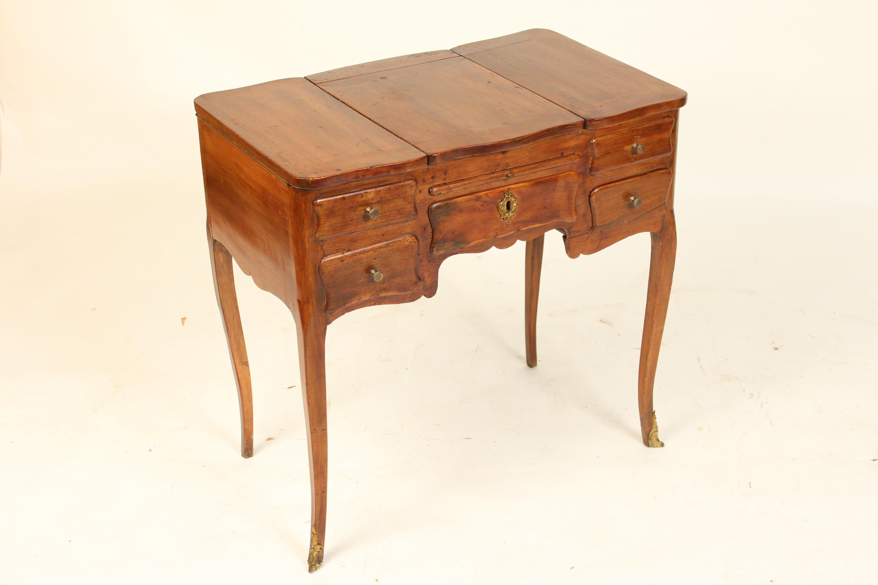 French Louis XV Provincial Walnut Poudre / Occasional Table