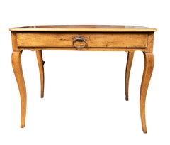 Table à écrire Louis XV en noyer