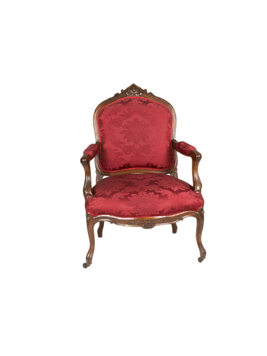 Louis XV Red À La Reine Armchair, 19th Century In Good Condition For Sale In Lisbon, PT