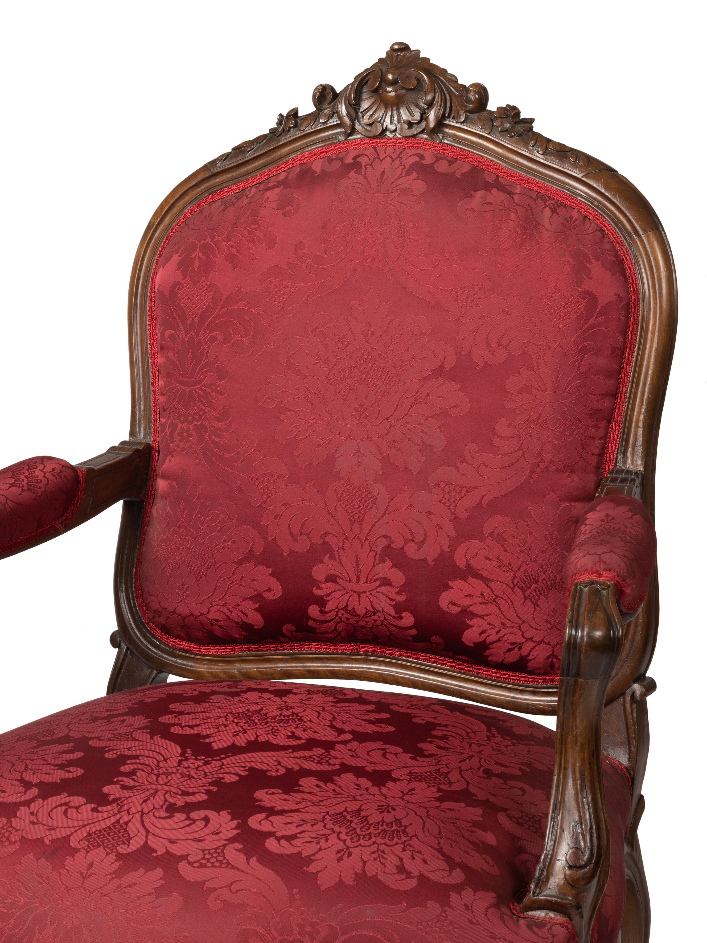 XIXe siècle Fauteuil Louis XV rouge À La Reine, 19e siècle en vente