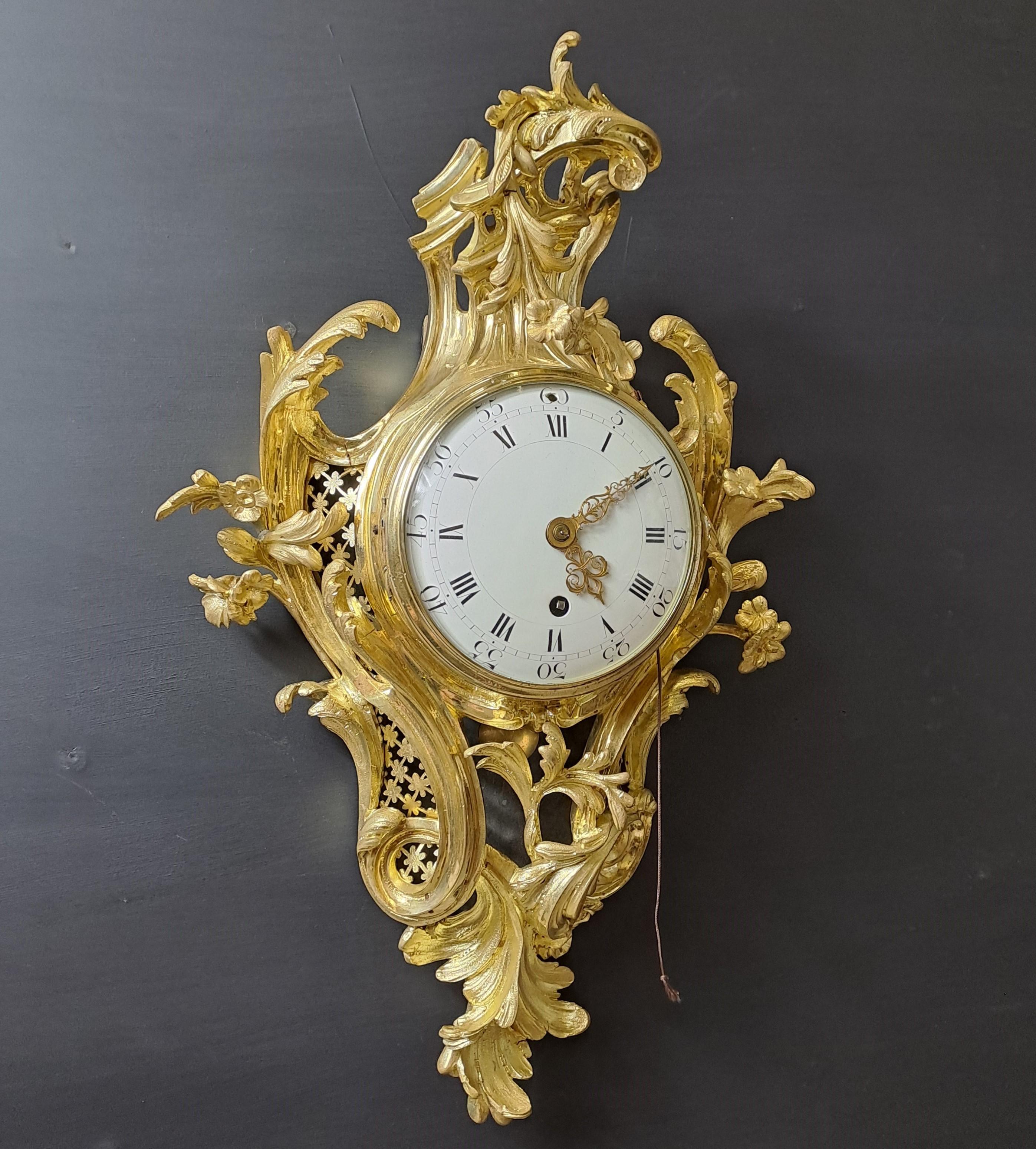 Louis XV Rocaille Cartel In Gilt Bronze 5