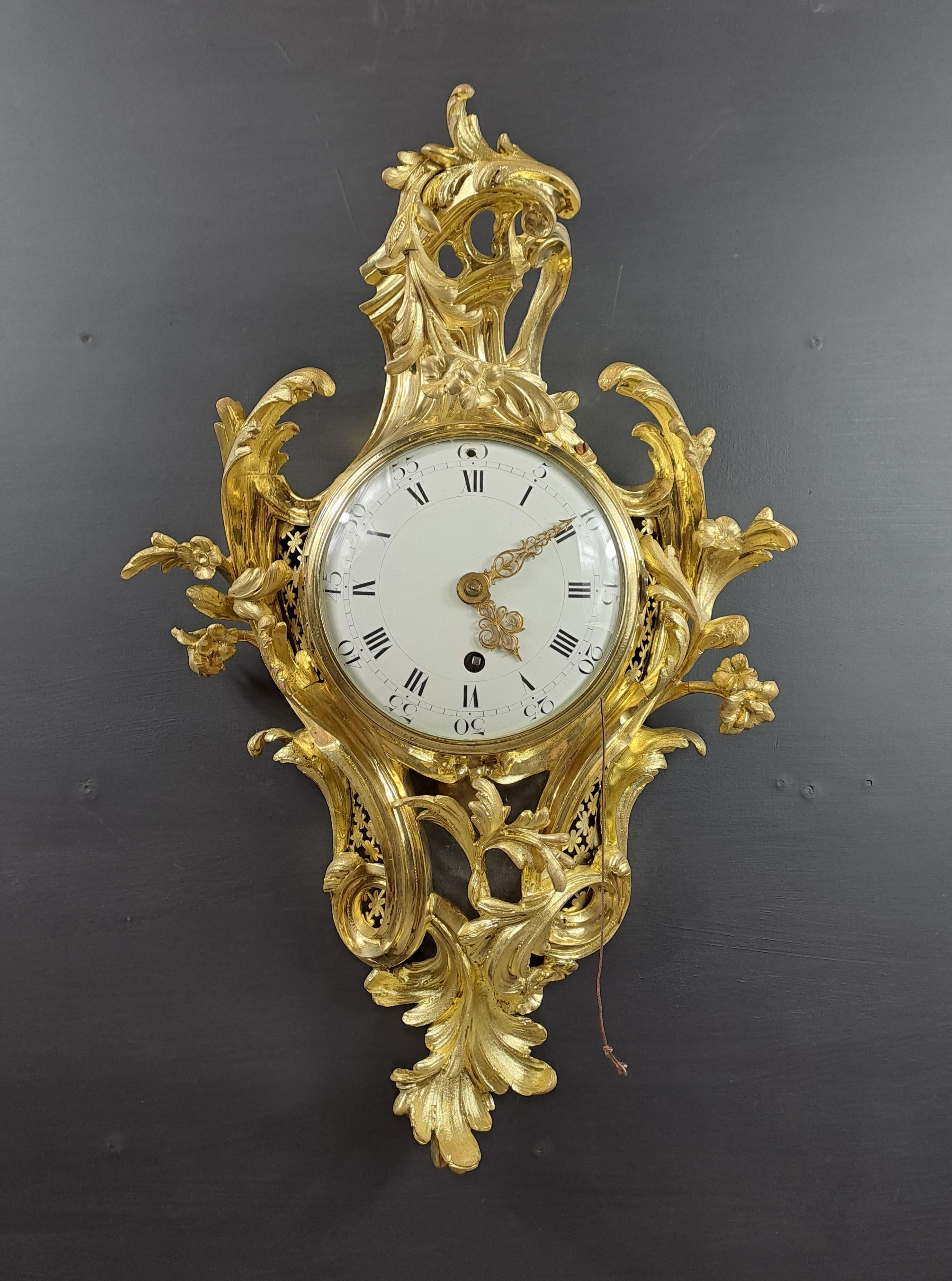 Louis XV Rocaille Cartel In Gilt Bronze In Good Condition In BARSAC, FR
