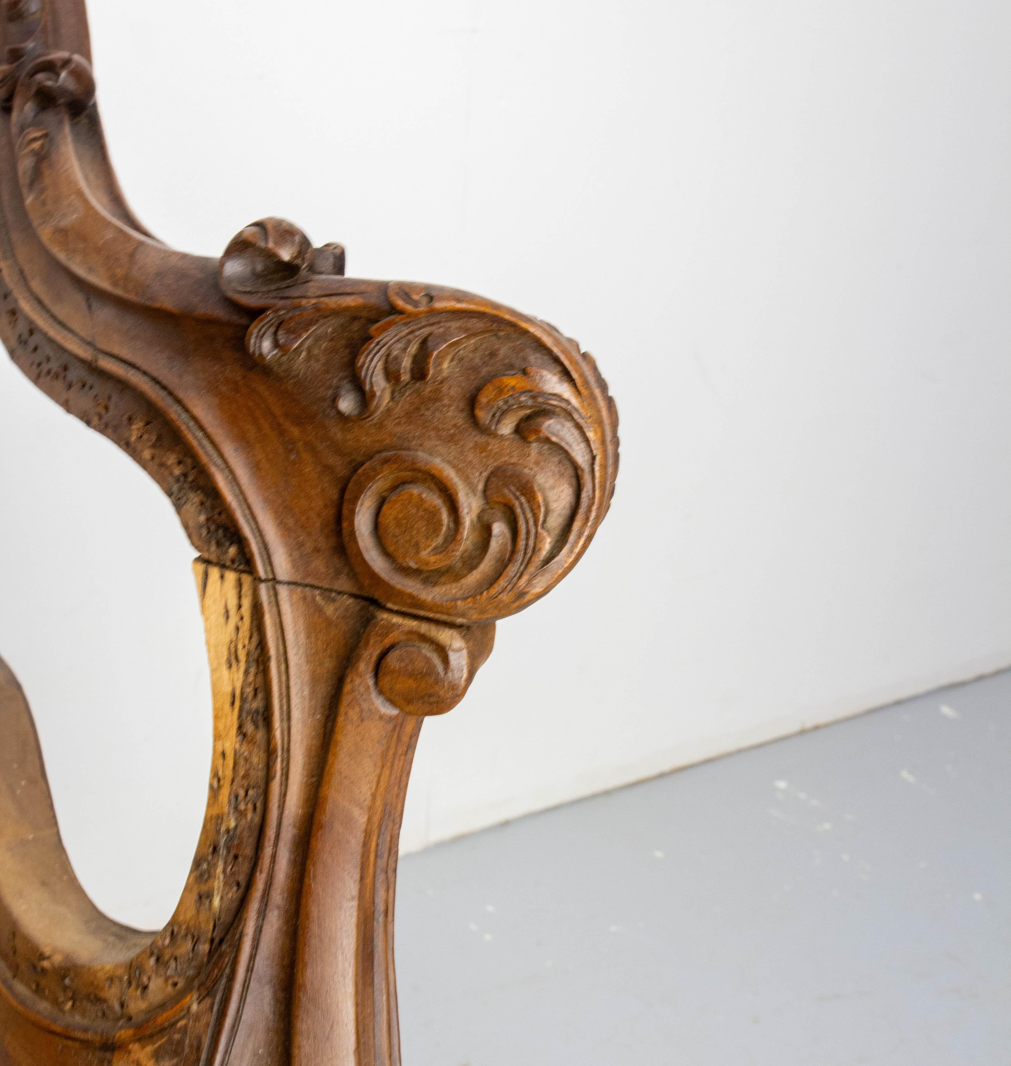 Divano aperto in legno di noce in stile Roccocò Revival Louis XV con imbottitura a canne o a cuscini, Francia, XIX sec. in vendita 1