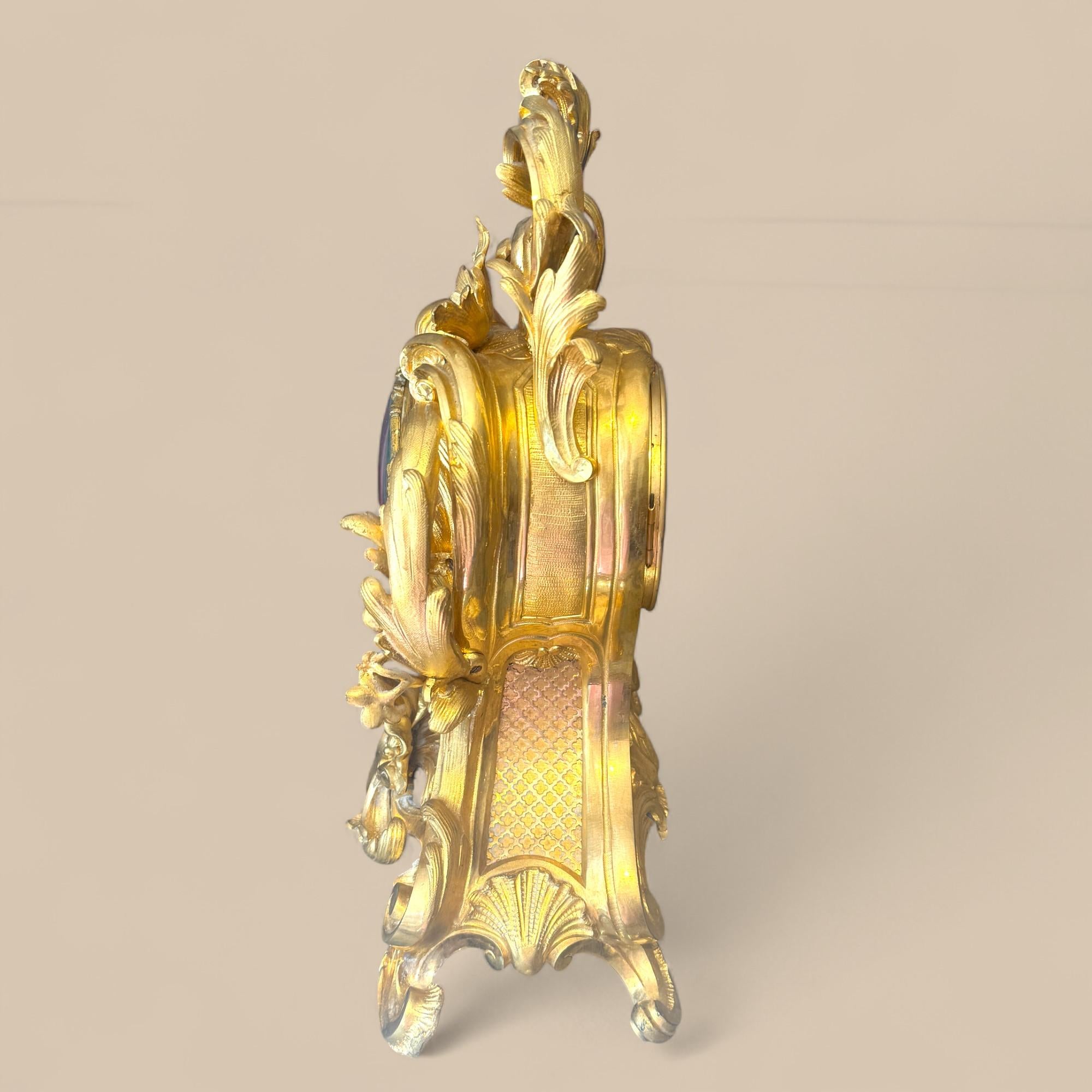 Louis XV Rococo Gilt Bronze Mantel Garniture, 19th Century im Angebot 4