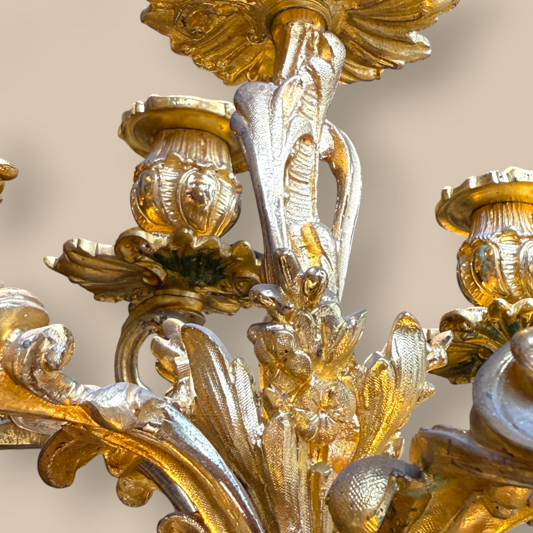 Guarnitura da camino in bronzo dorato Luigi XV, XIX secolo in vendita 10