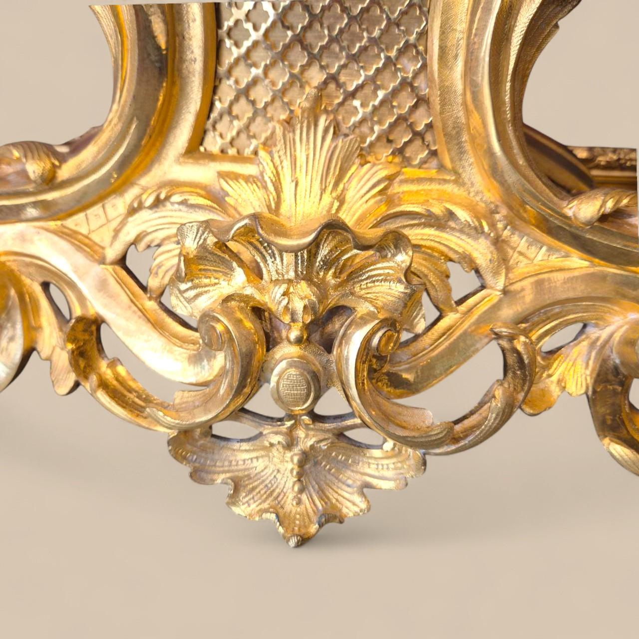 Louis XV Rococo Gilt Bronze Mantel Garniture, 19th Century im Angebot 12