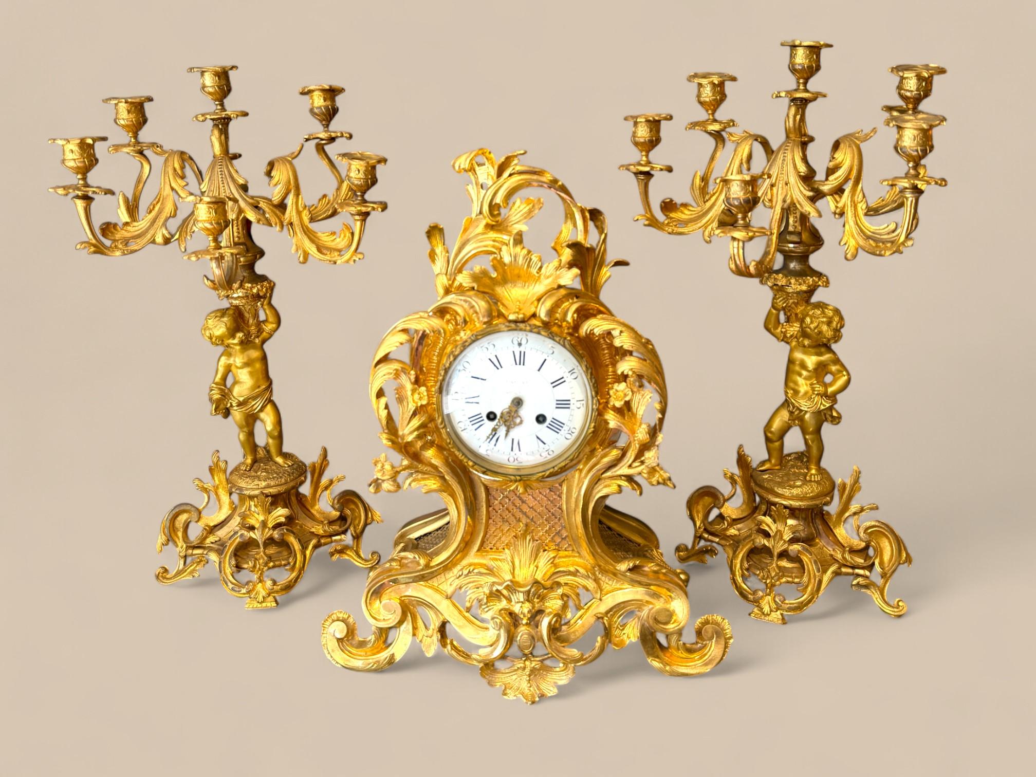 Louis XV Rococo Gilt Bronze Mantel Garniture, 19th Century (Louis XV.) im Angebot