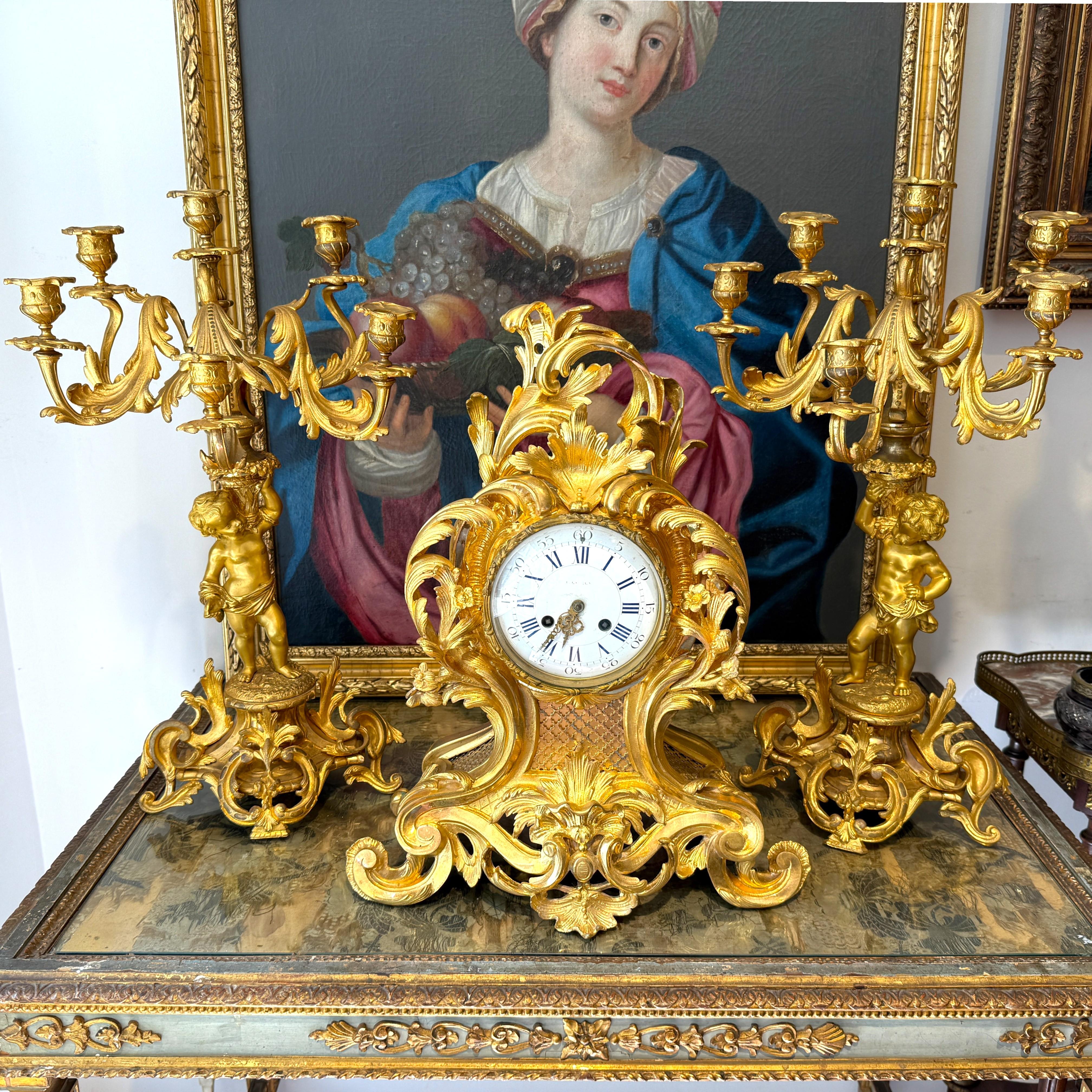 Louis XV Rococo Gilt Bronze Mantel Garniture, 19th Century im Zustand „Gut“ im Angebot in NICE, FR