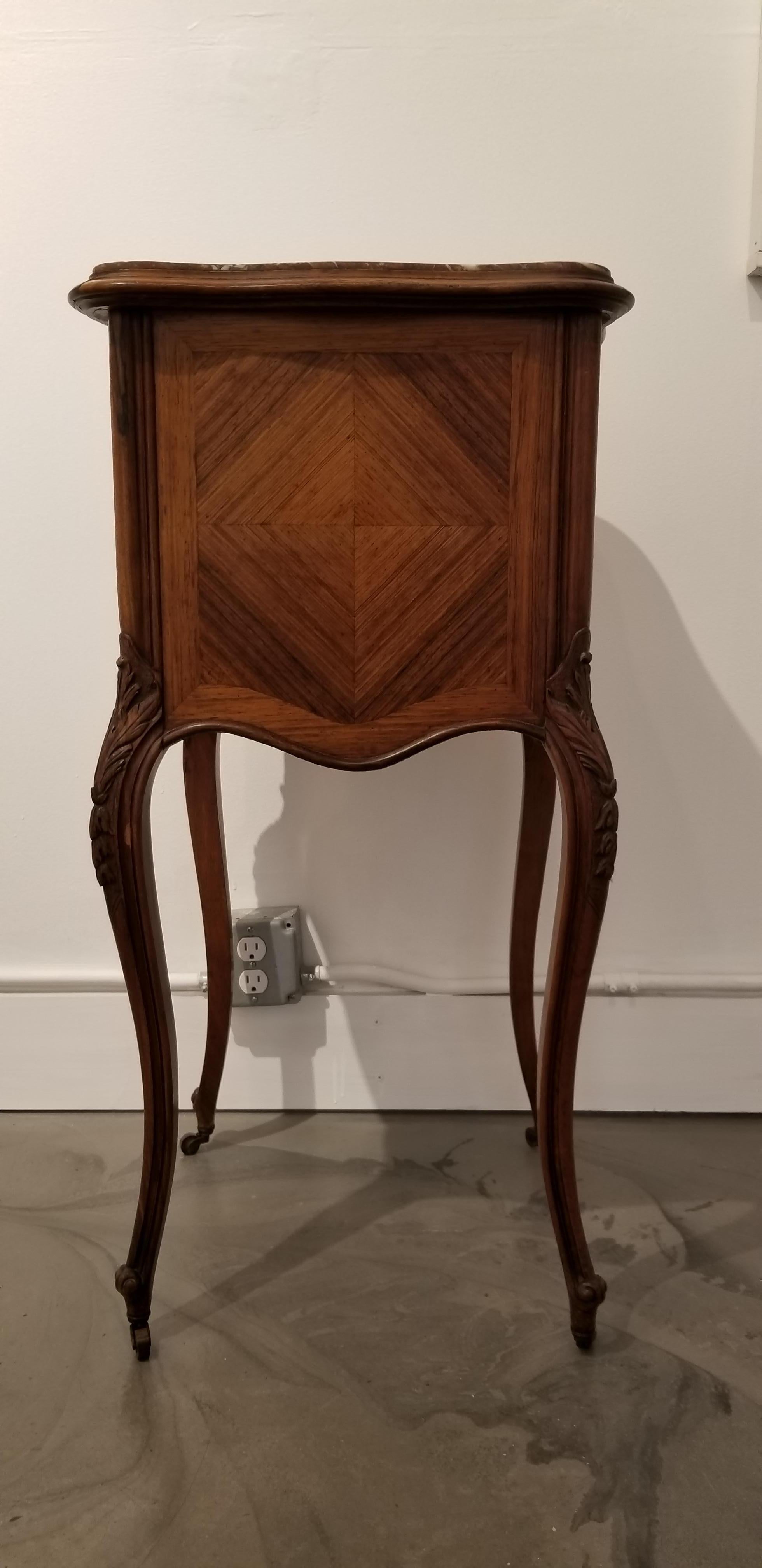 Louis XV Rosewood Nightstand In Good Condition For Sale In Fulton, CA