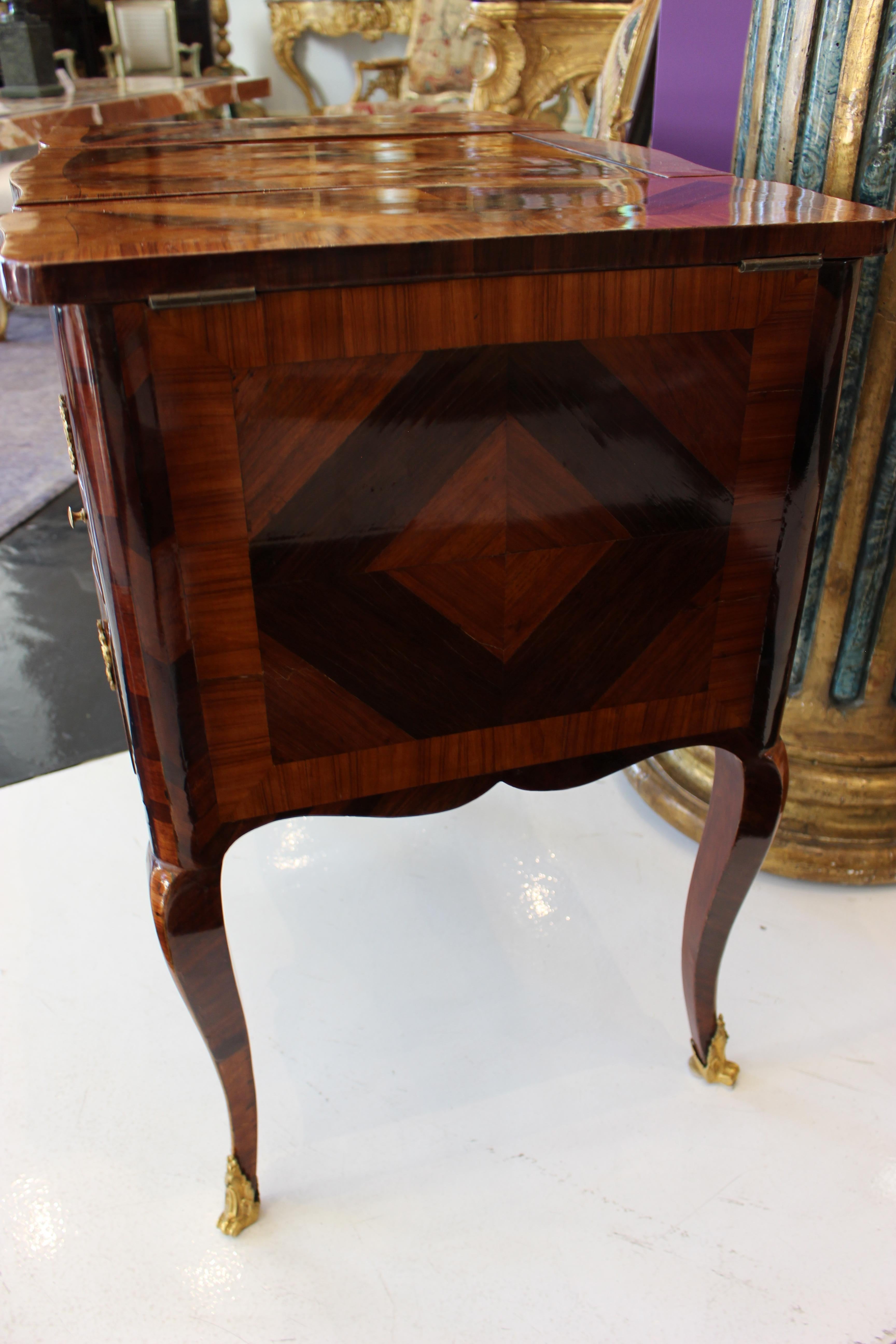 Louis XV Rosewood Veneered Parquetry Design Dressing Table For Sale 3