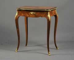 Tavolo da salotto Louis XV con timbro Paul Sormani