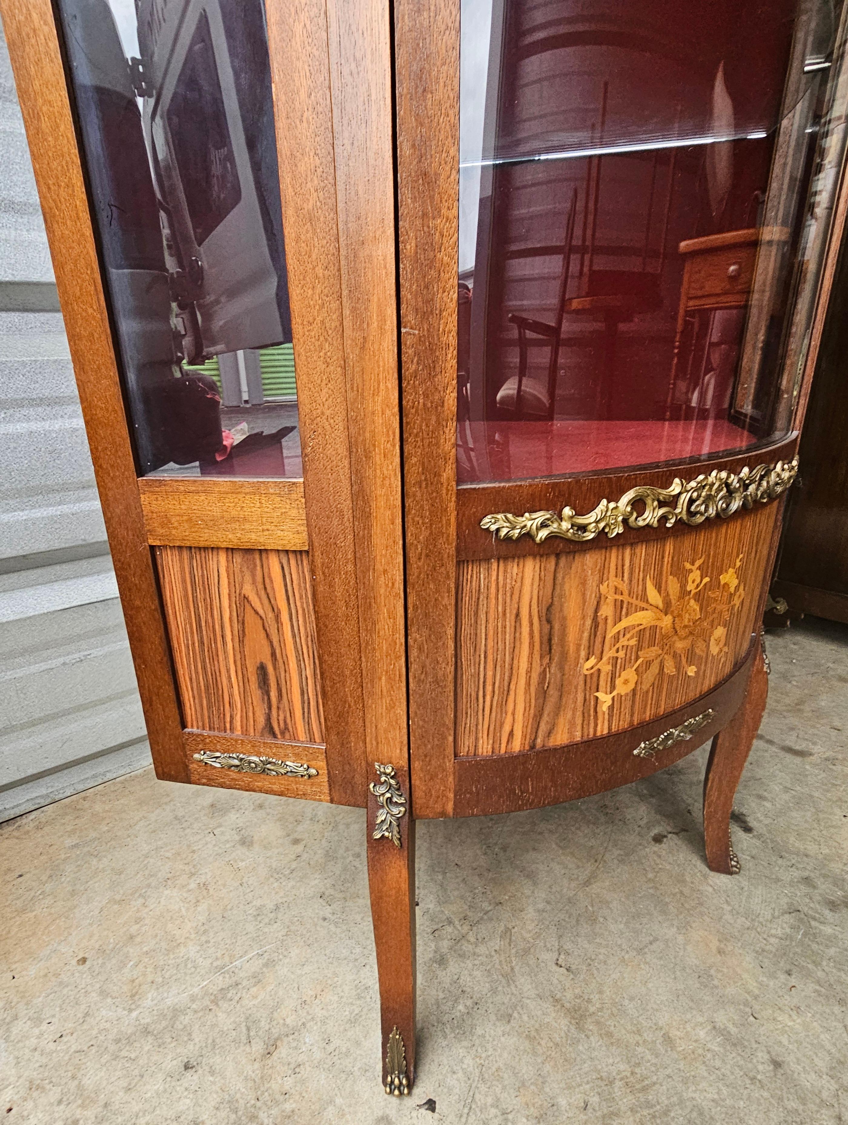 Louis XV Satinwood Inlaid Mahogany Parquetry & Marquetry Corner Vitrine Cabinet For Sale 2
