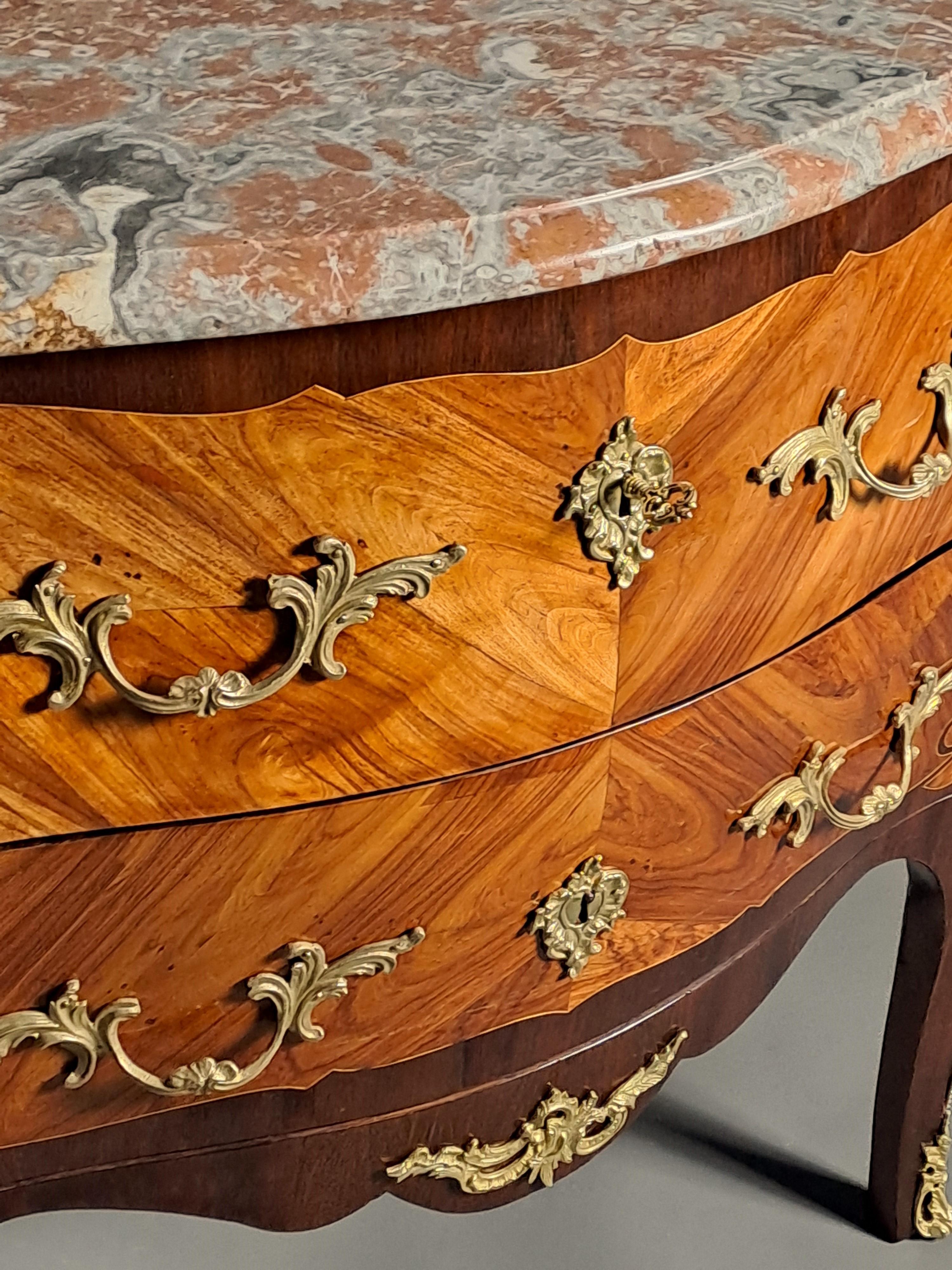 Louis XV Sauteuse Commode 3