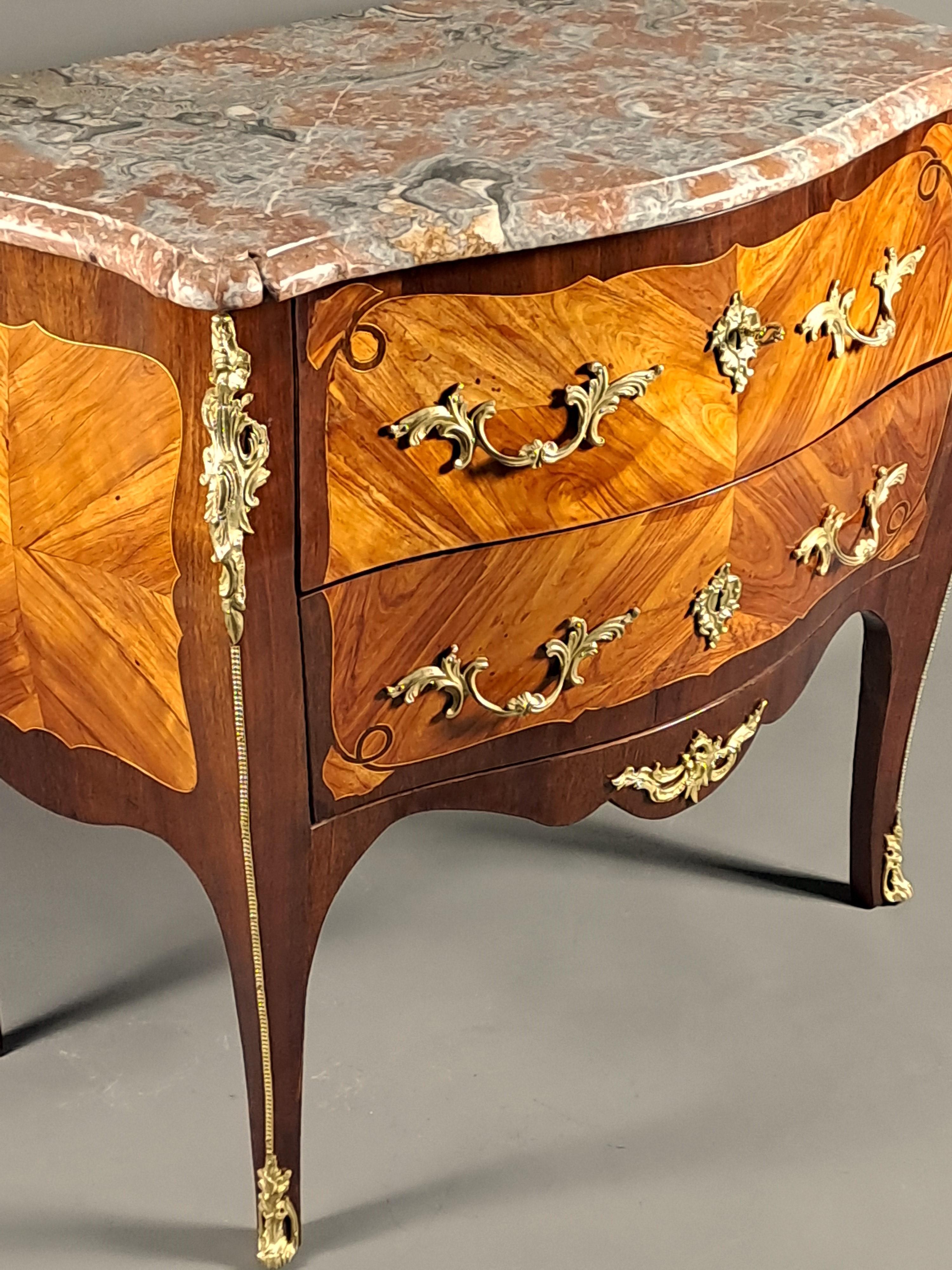Louis XV Sauteuse Commode 4