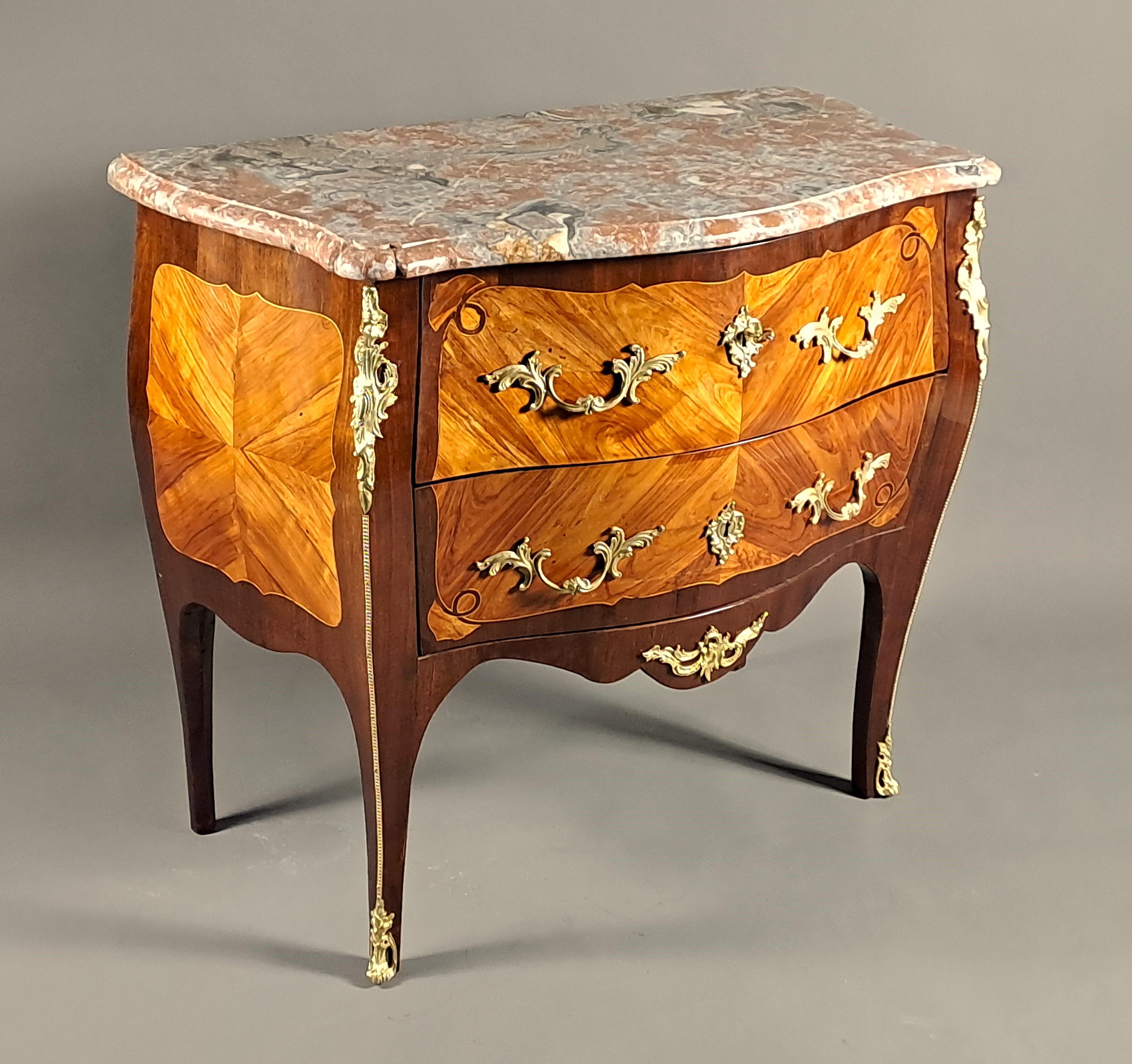 Louis XV Sauteuse Commode 5