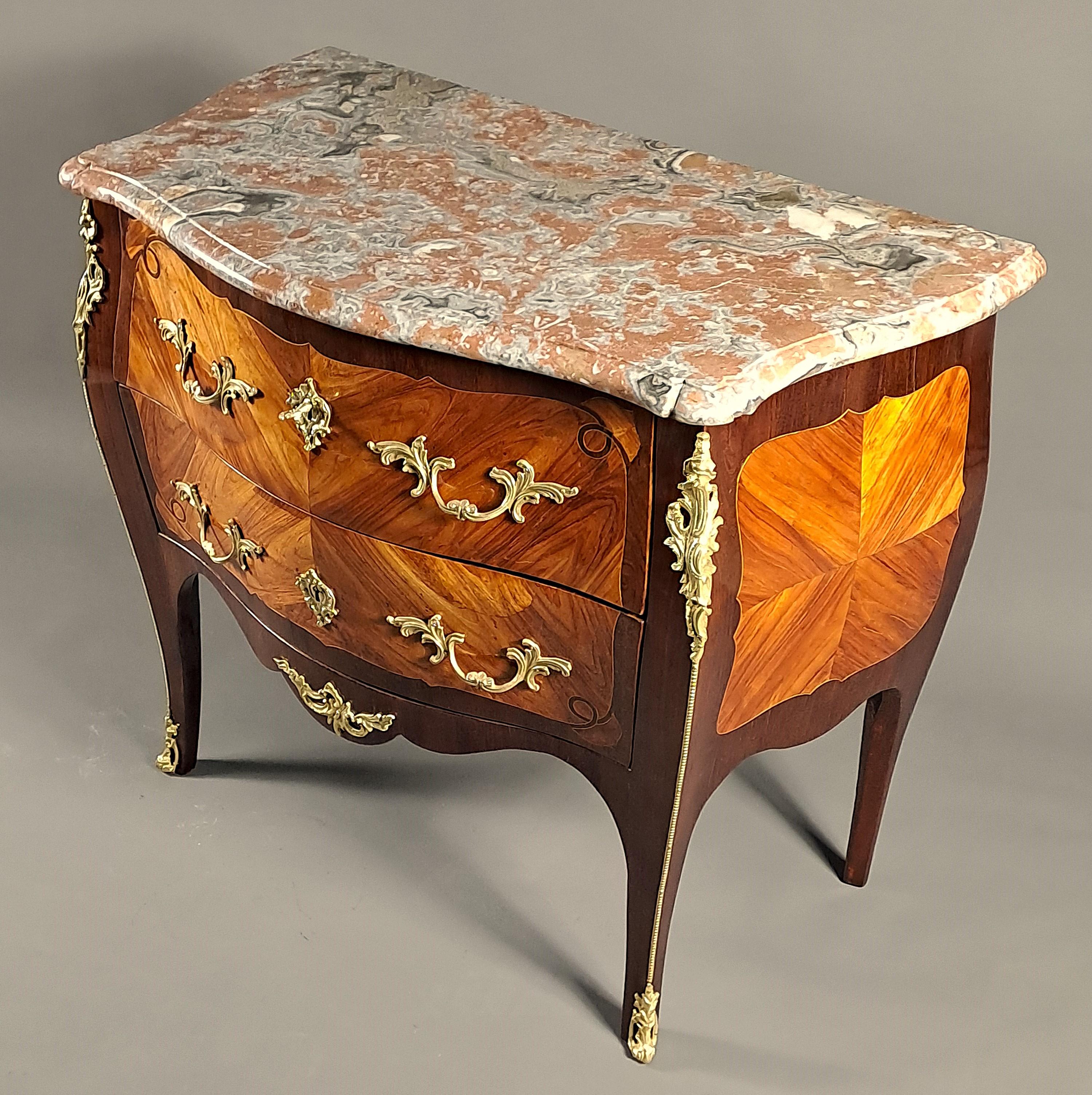 Gilt Louis XV Sauteuse Commode