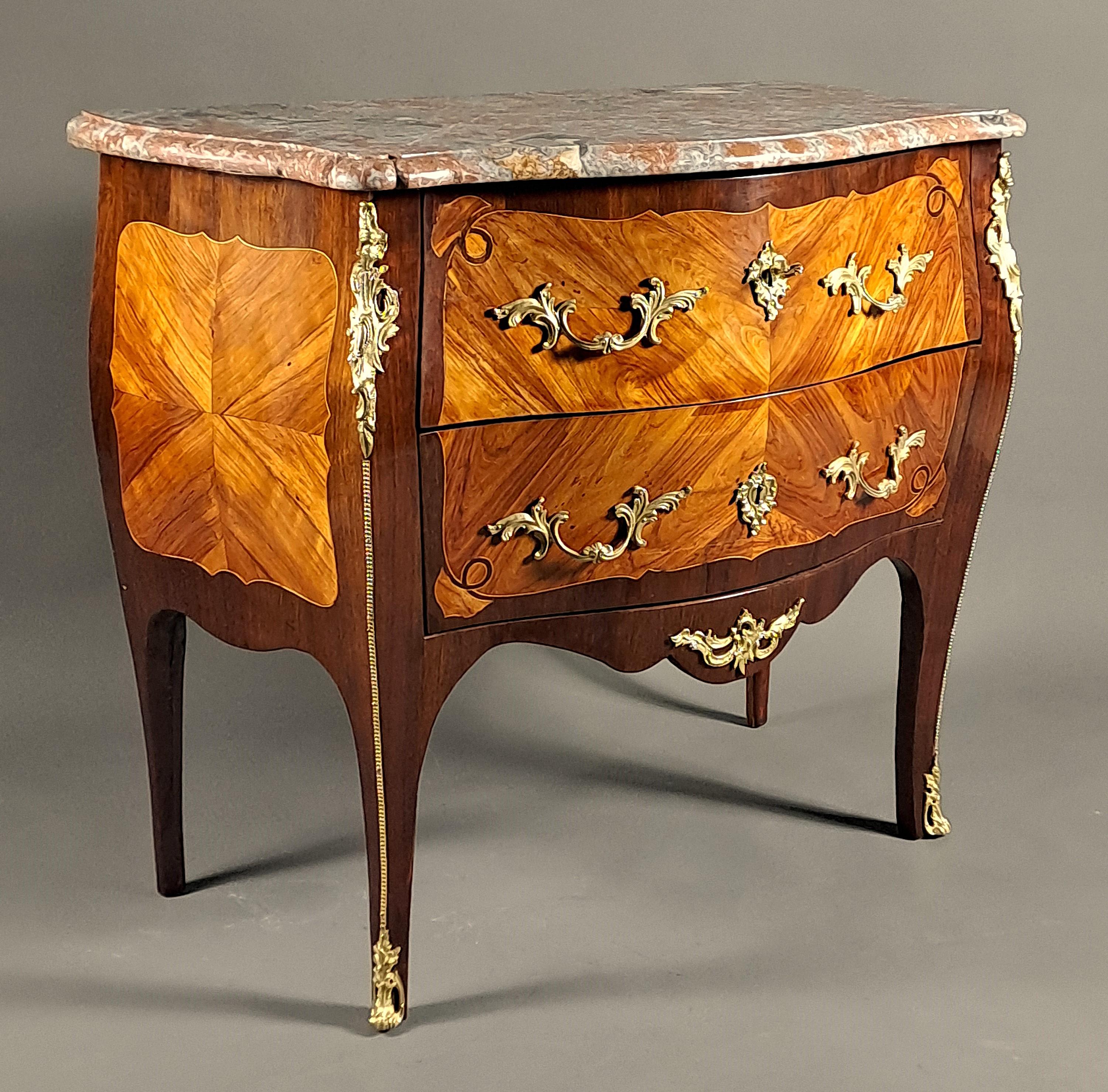 18th Century Louis XV Sauteuse Commode