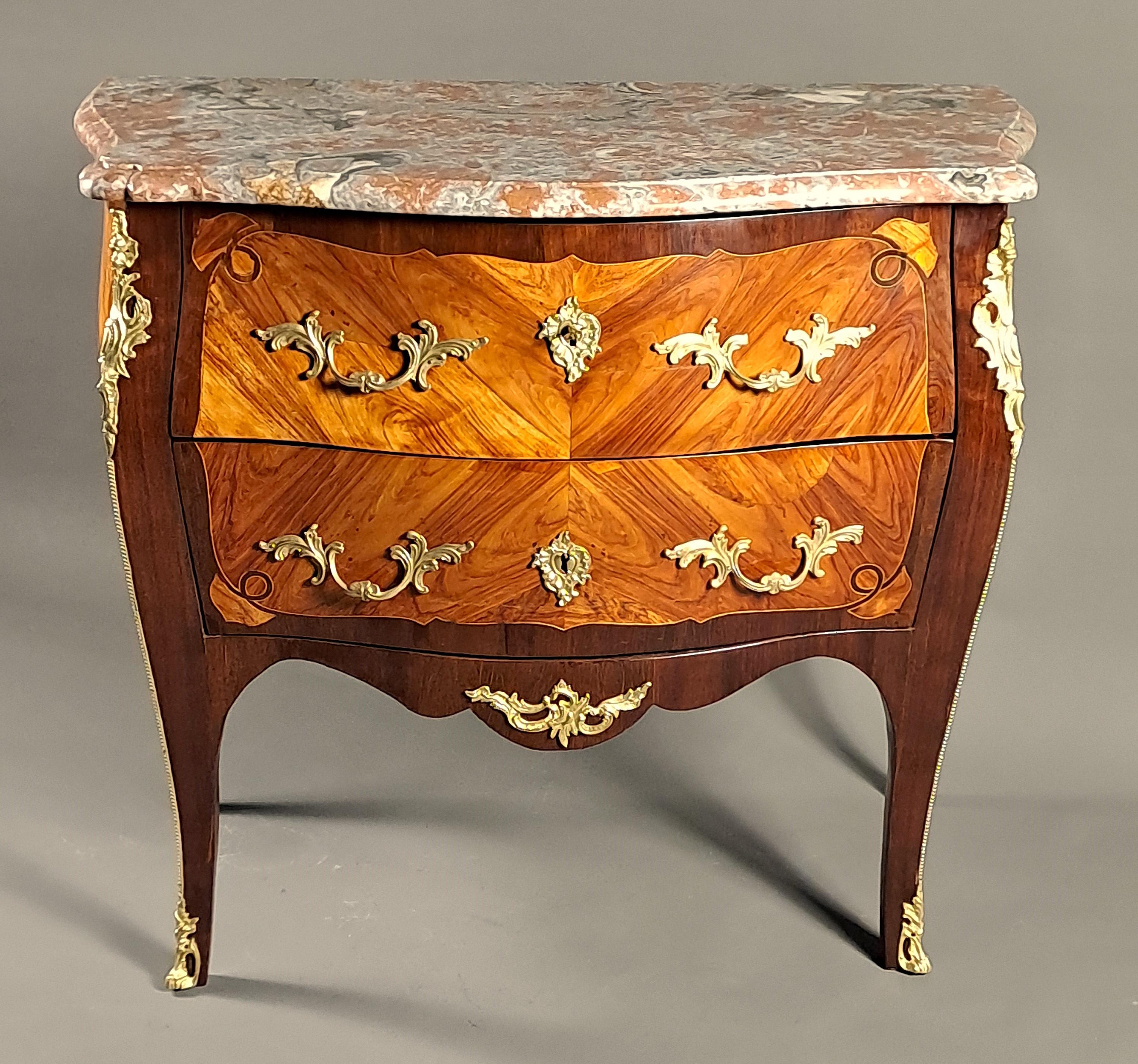 Louis XV Sauteuse Commode 1