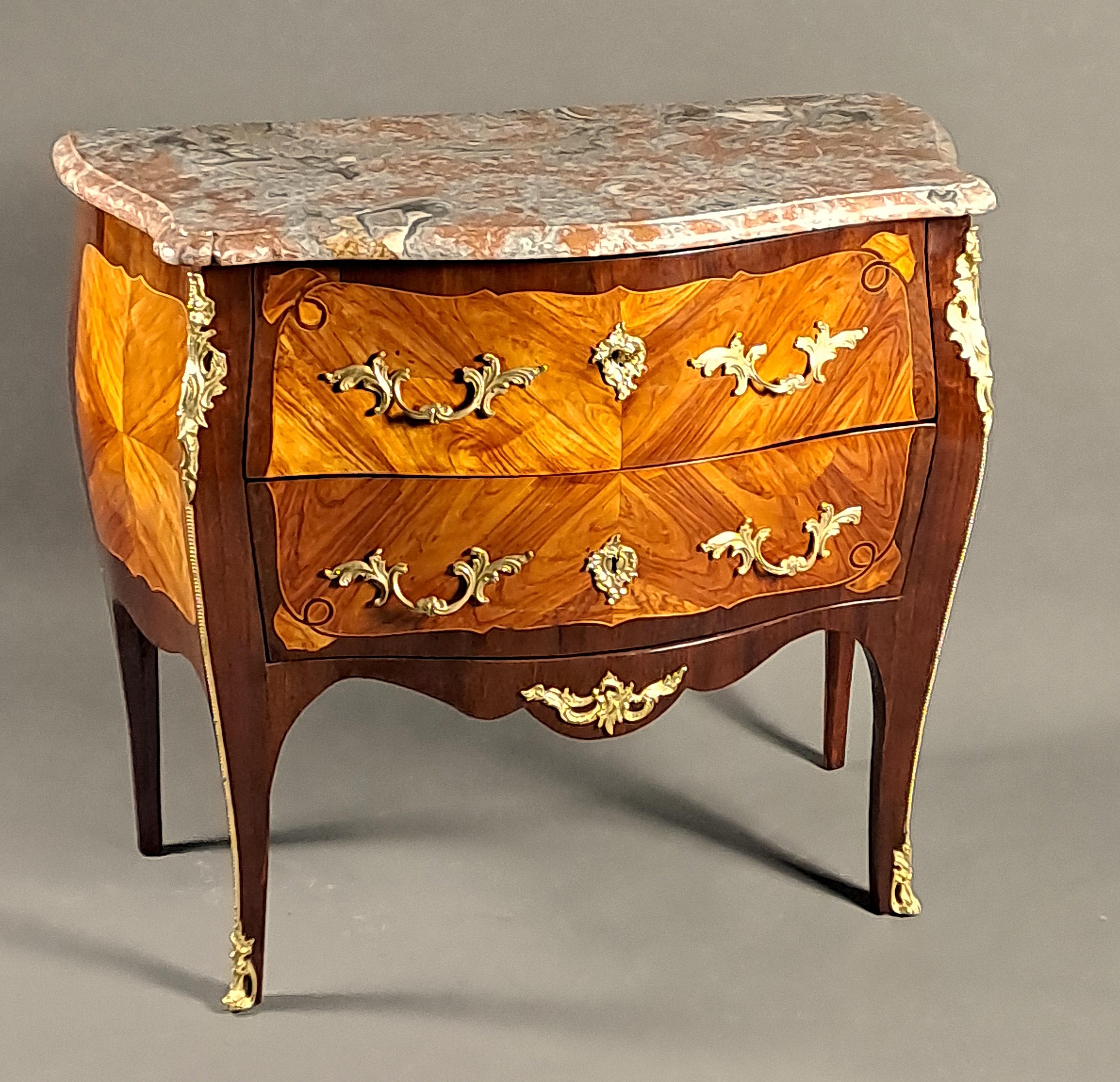 Louis XV Sauteuse Commode 2
