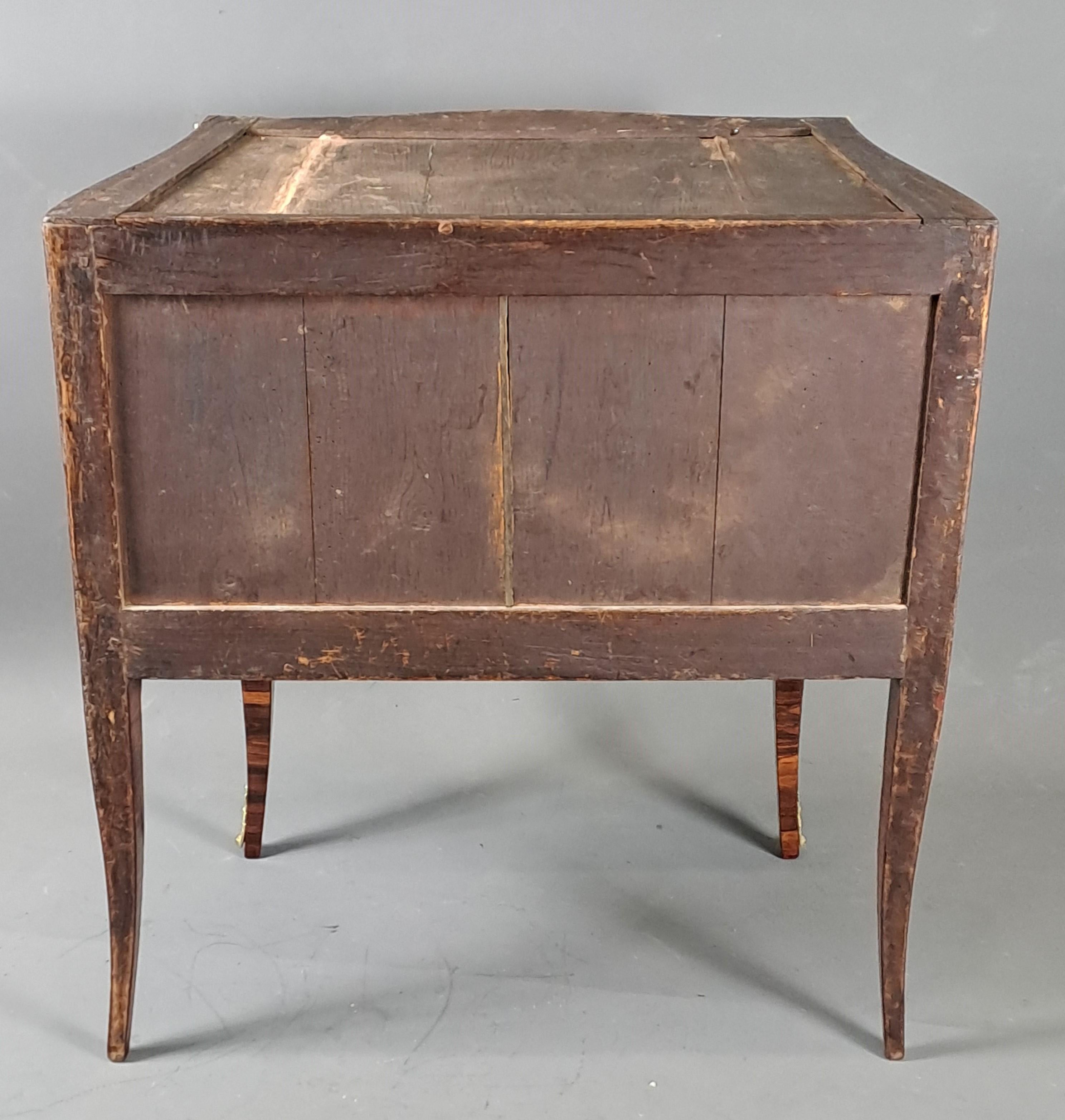 Louis XV Sauteuse Commode In Rosewood Marquetry For Sale 6