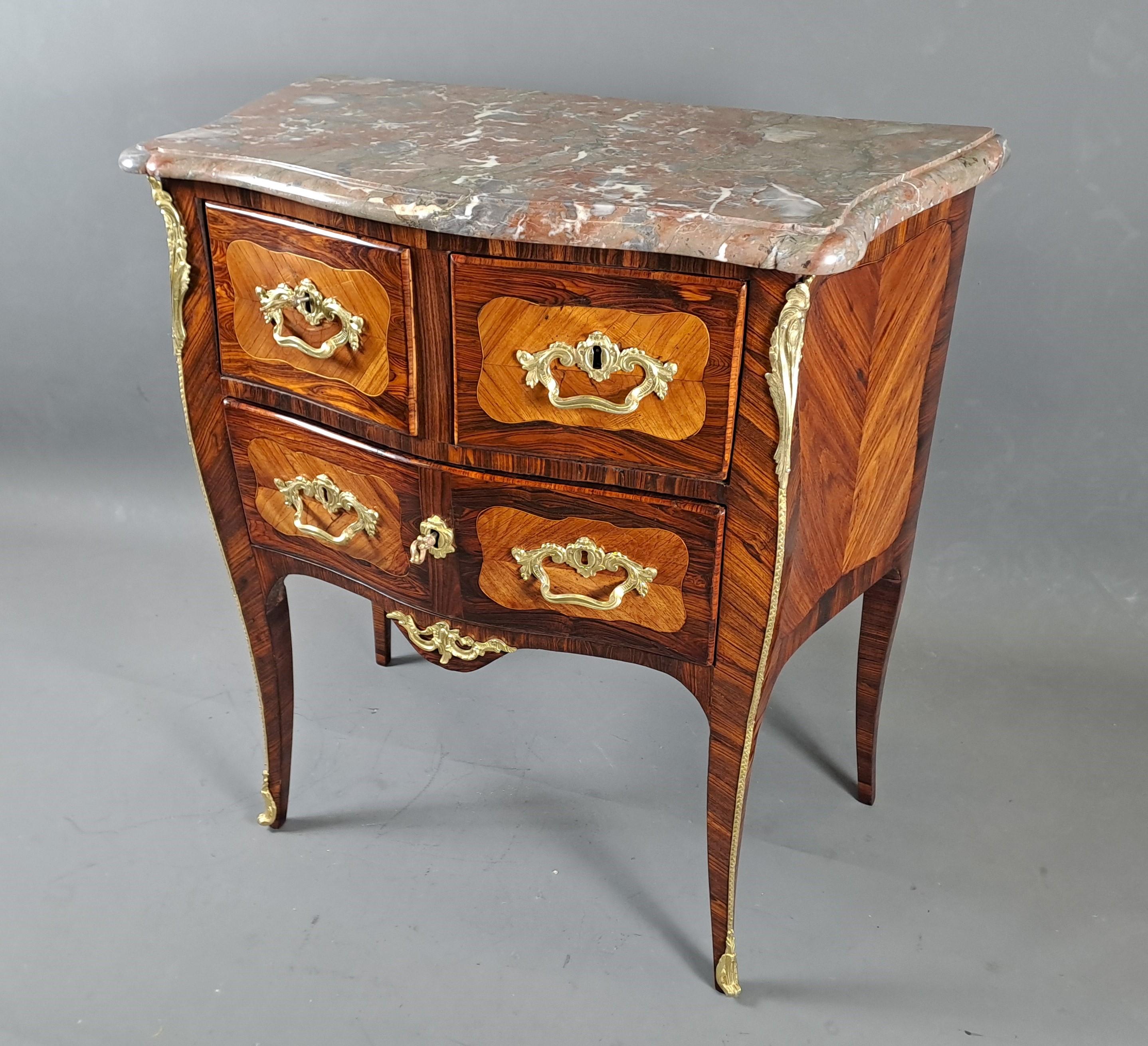 Louis XV Sauteuse Commode In Rosewood Marquetry In Good Condition For Sale In BARSAC, FR