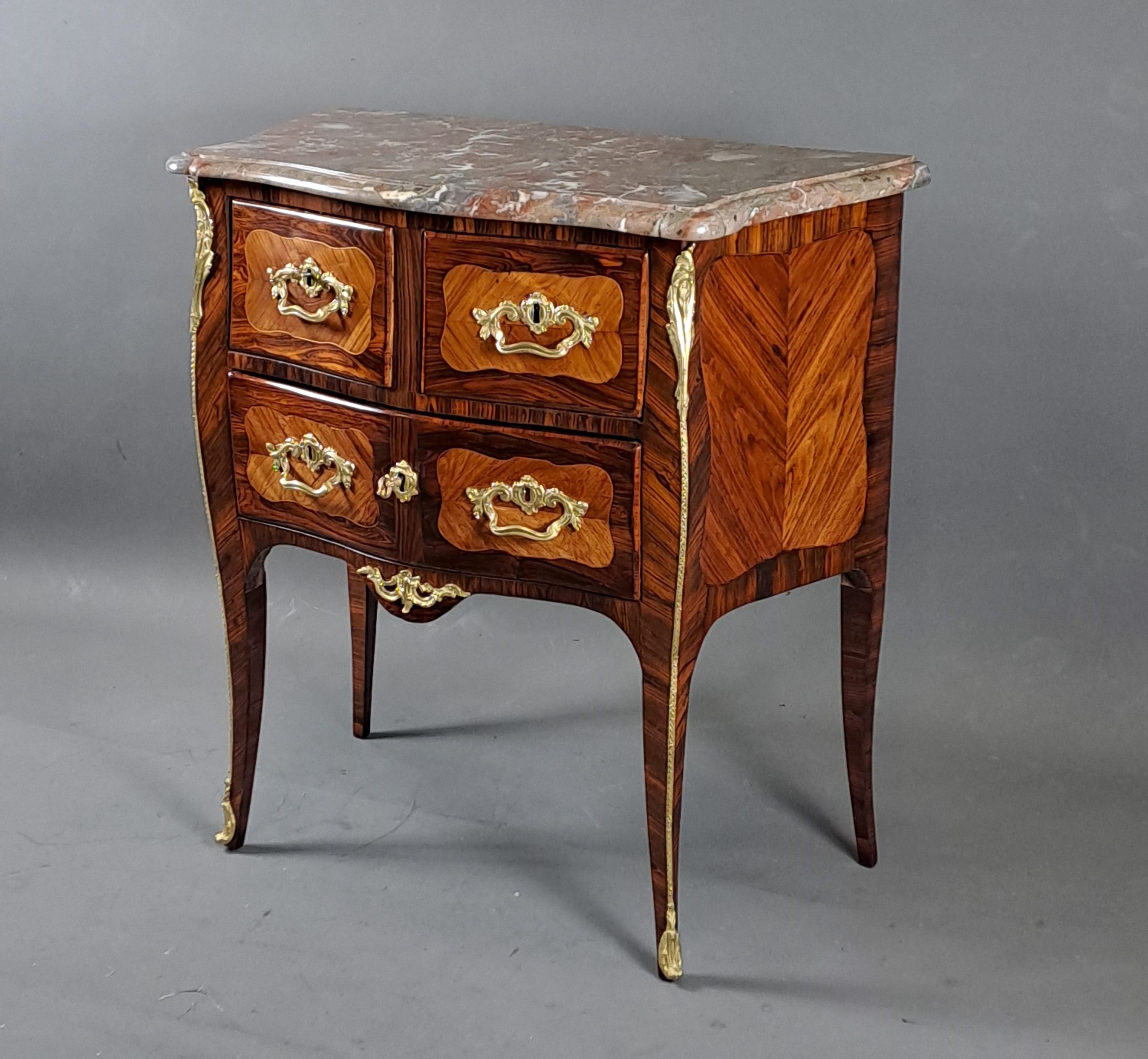 Mid-19th Century Louis XV Sauteuse Commode In Rosewood Marquetry For Sale