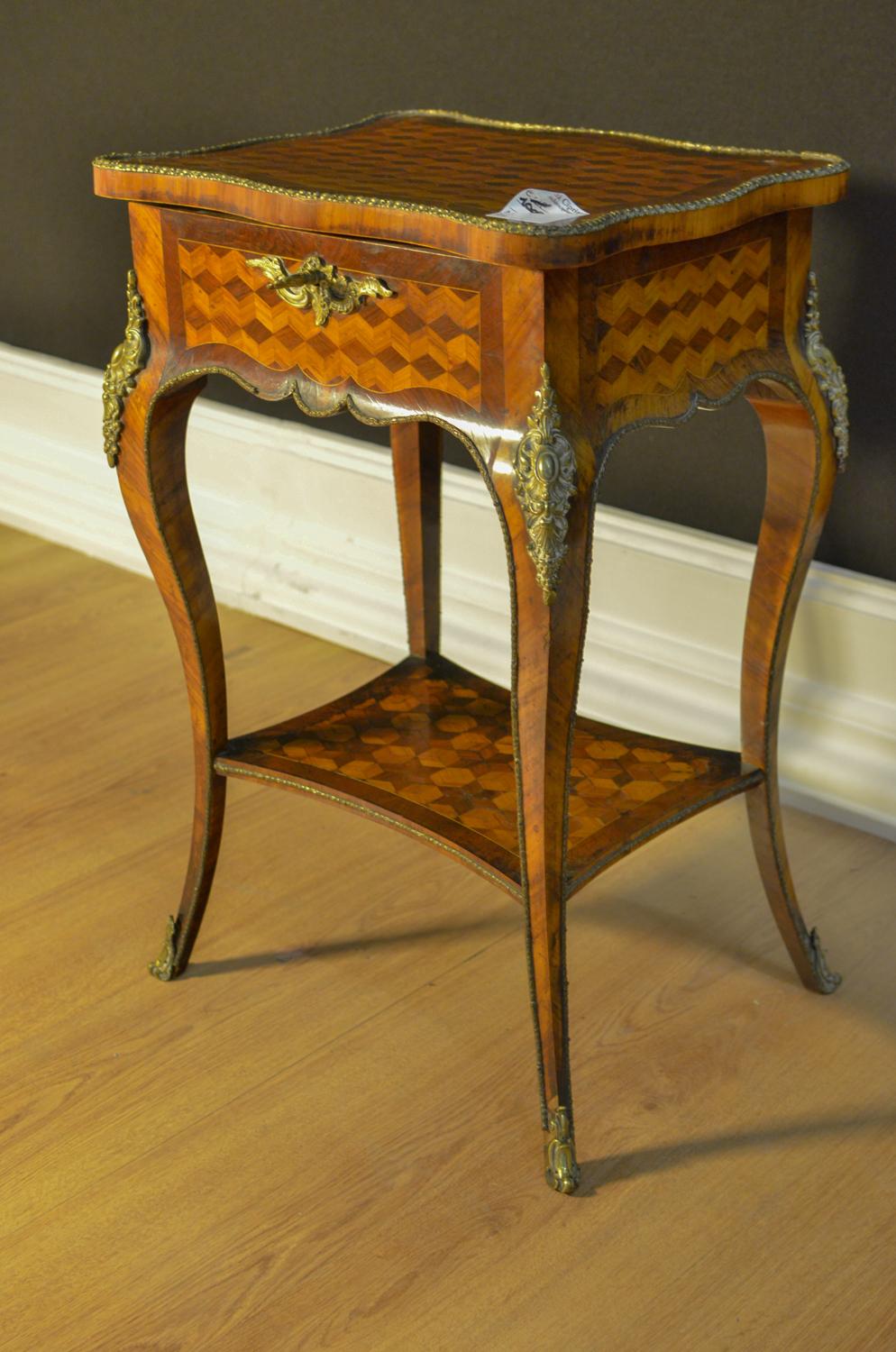 Louis XV Sewing Table in Walnut and Birch, France, 19th Century For Sale 6