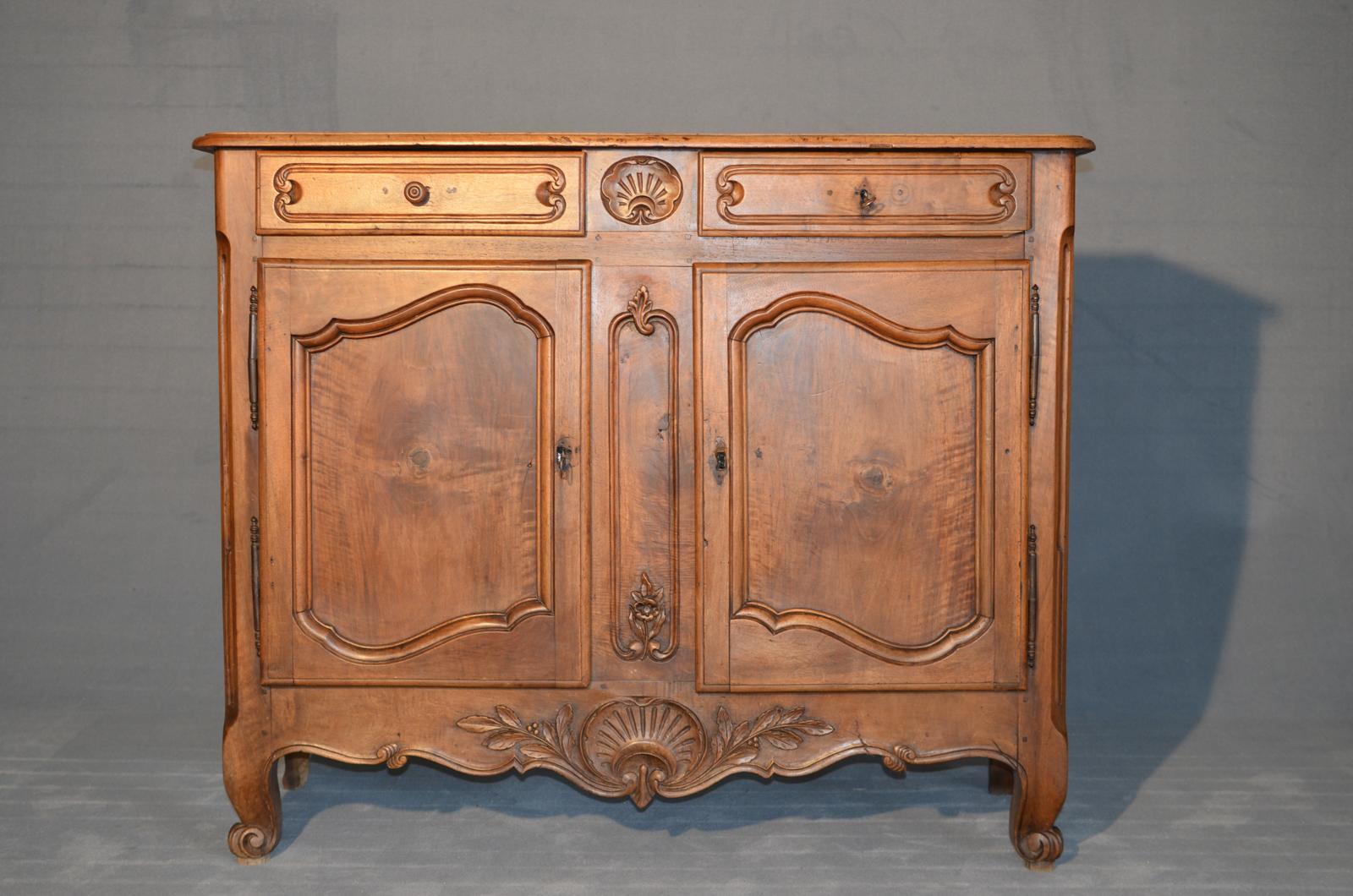 18th Century Louis XV Sideboard in Blond Walnut of French Origin, Dated 1770 For Sale