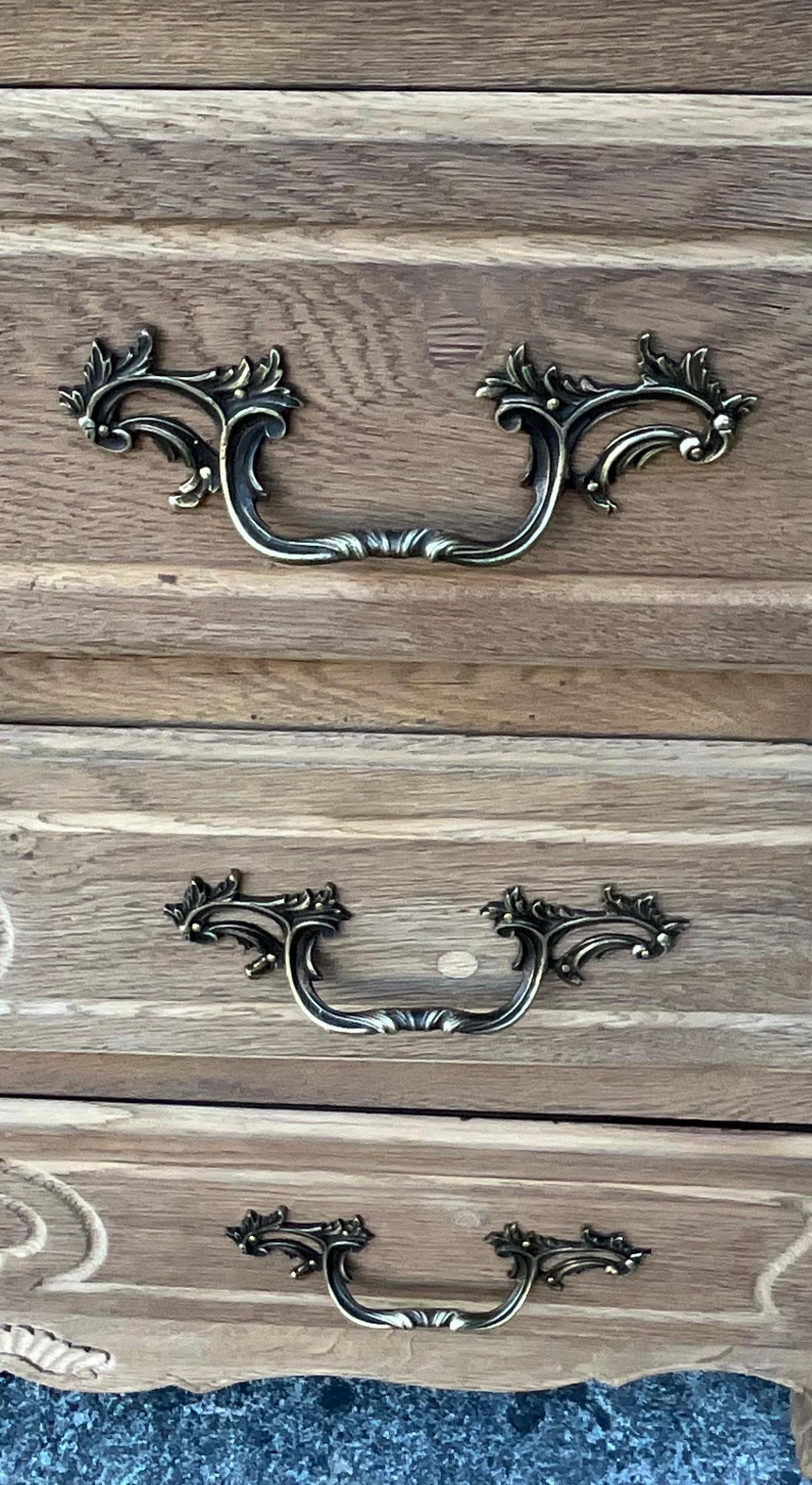 Commode Louis XV en Oak massif, fin du XVIIIe siècle - Val de Loire Bon état - En vente à SAINT-CLÉMENT-DE-LA-PLACE, FR